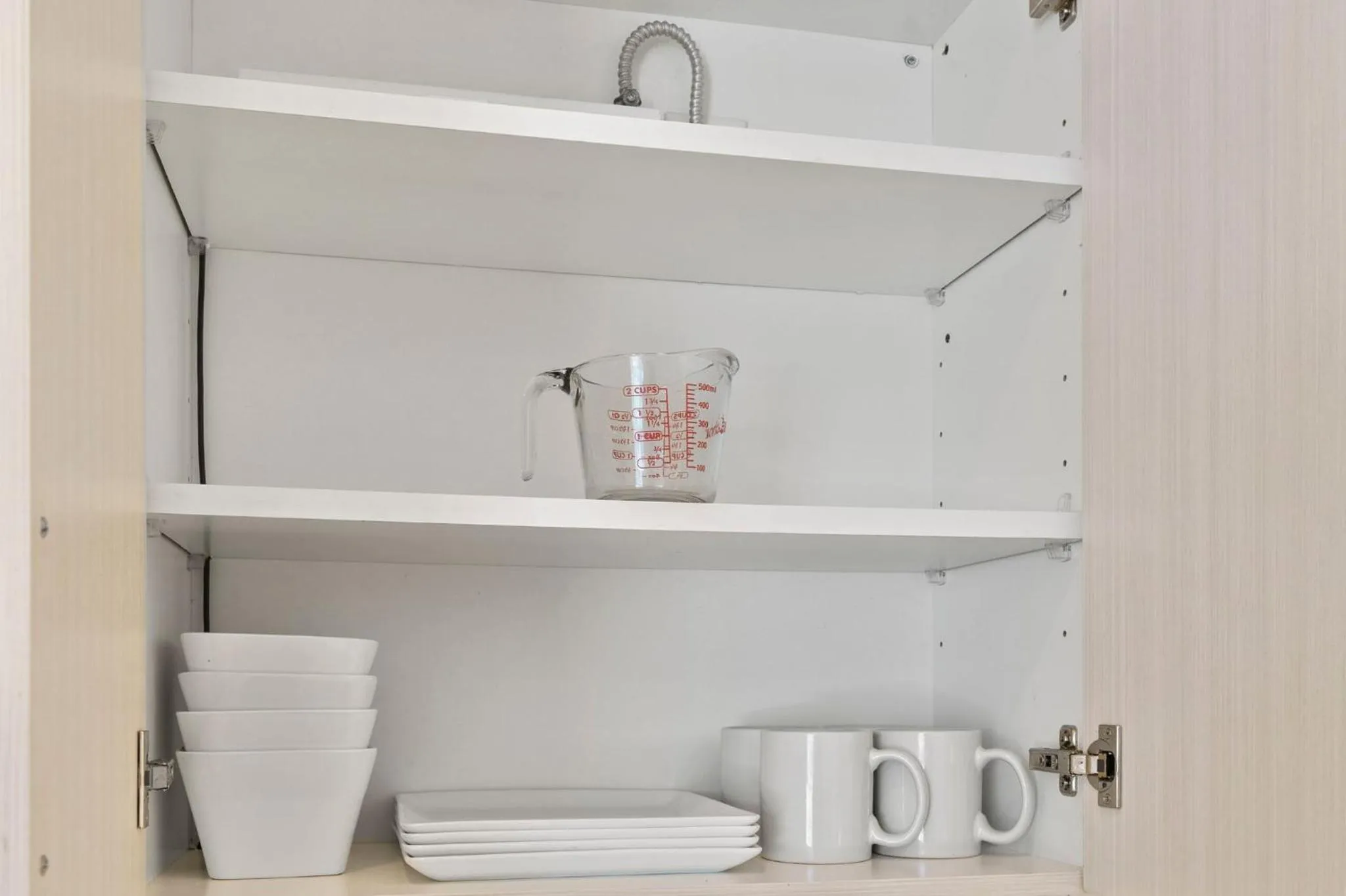 Kitchen or kitchenette in Placemakr Dupont Circle