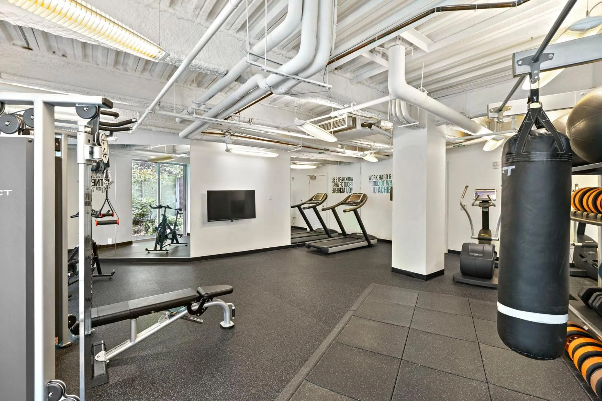 Fitness centre/facilities in Placemakr Dupont Circle