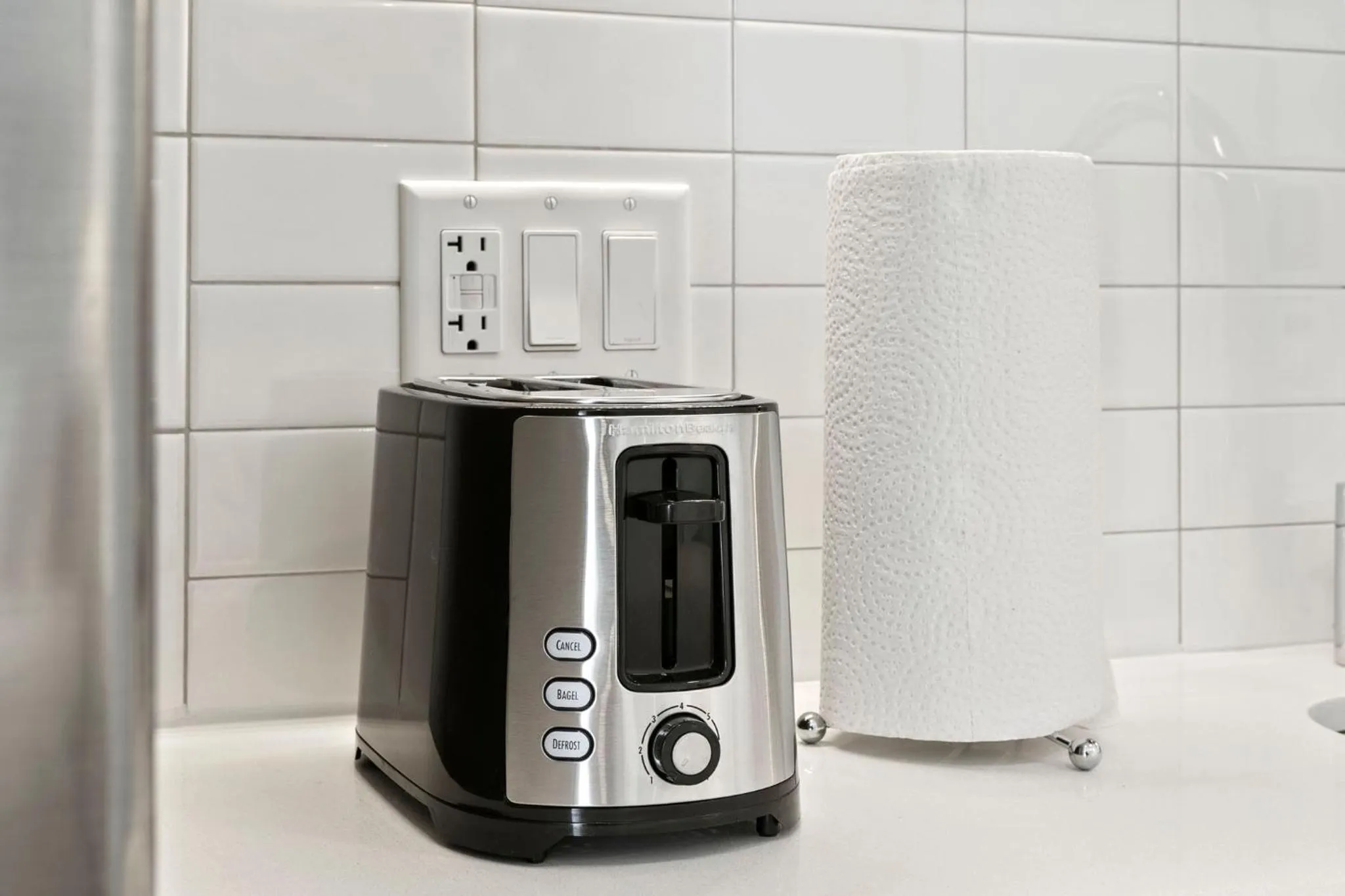 Kitchen or kitchenette in Placemakr Dupont Circle