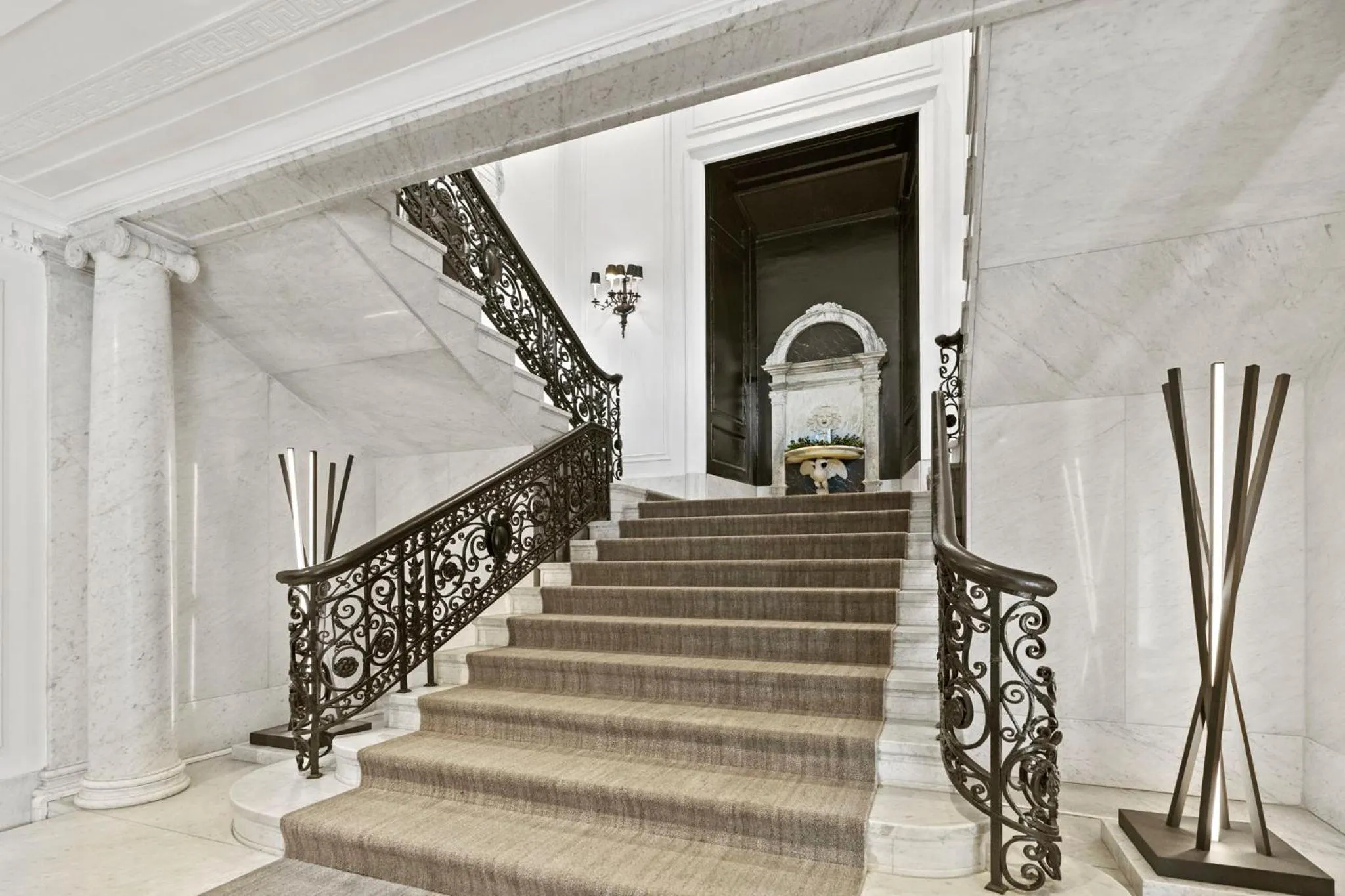 Lobby or reception in Placemakr Dupont Circle