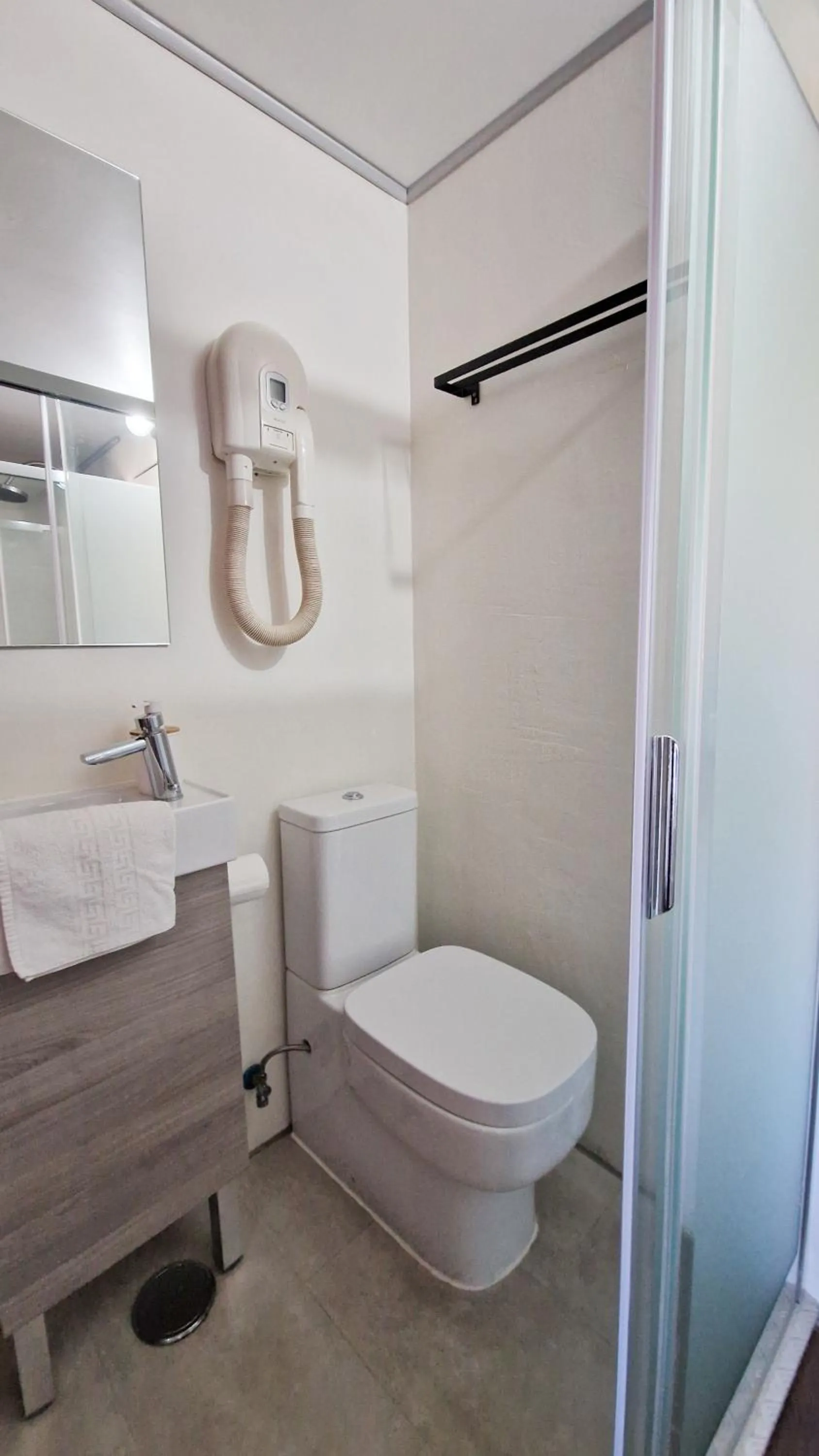 Toilet in Rossio Hostel