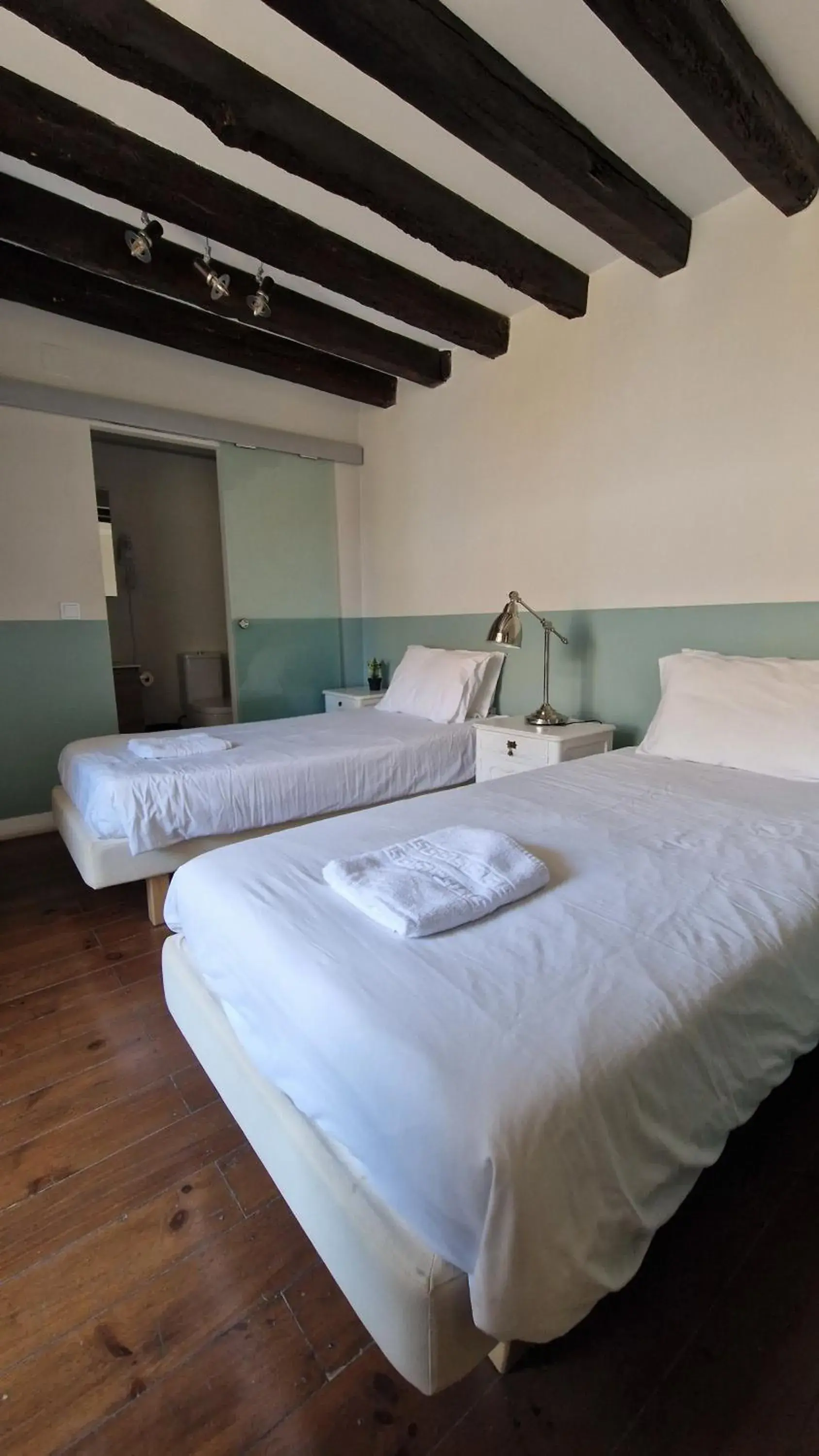 Double Room with Private Bathroom in Rossio Hostel Double Room with Private Bathroom in Rossio Hostel