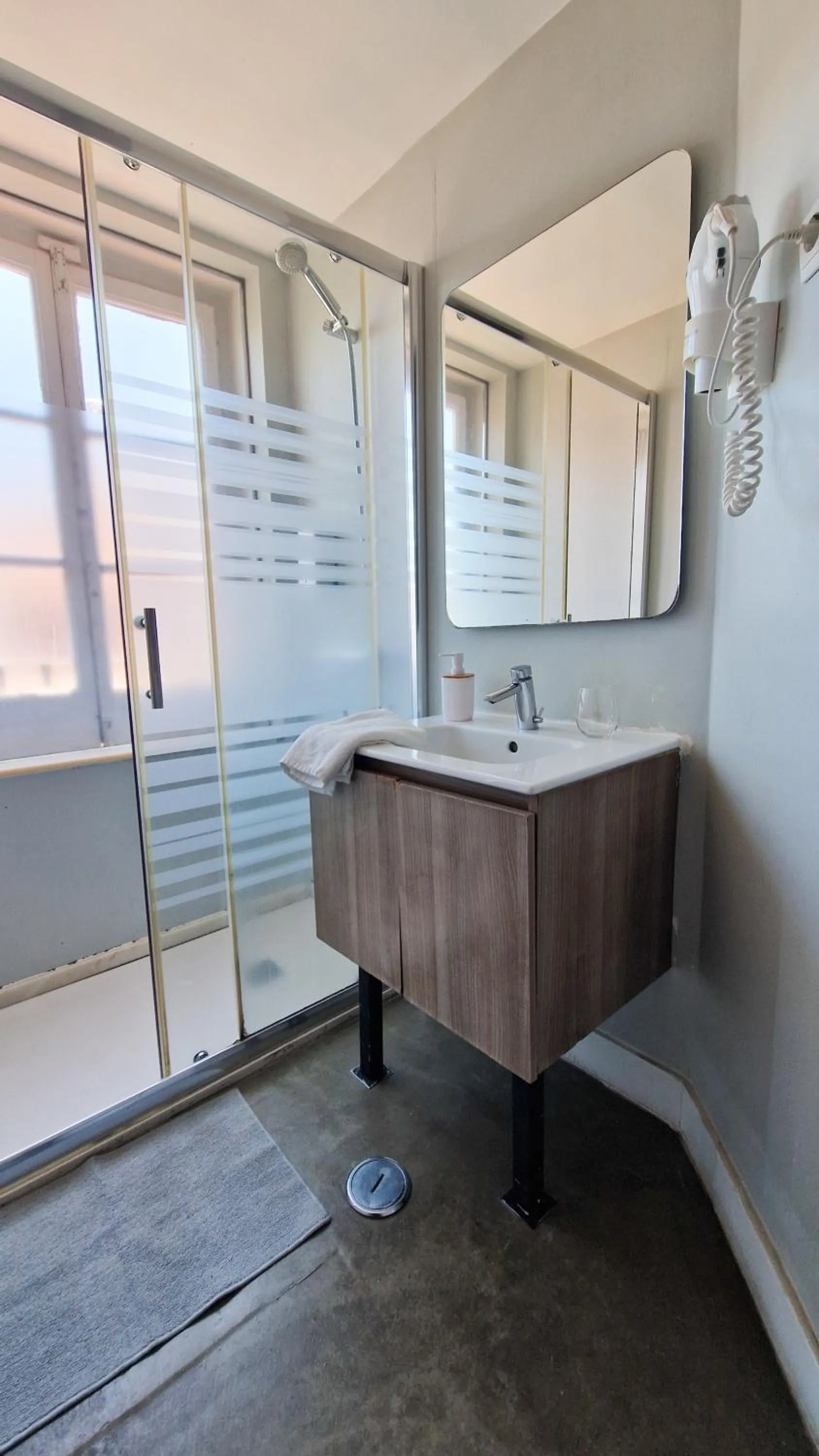 Shower in Rossio Hostel