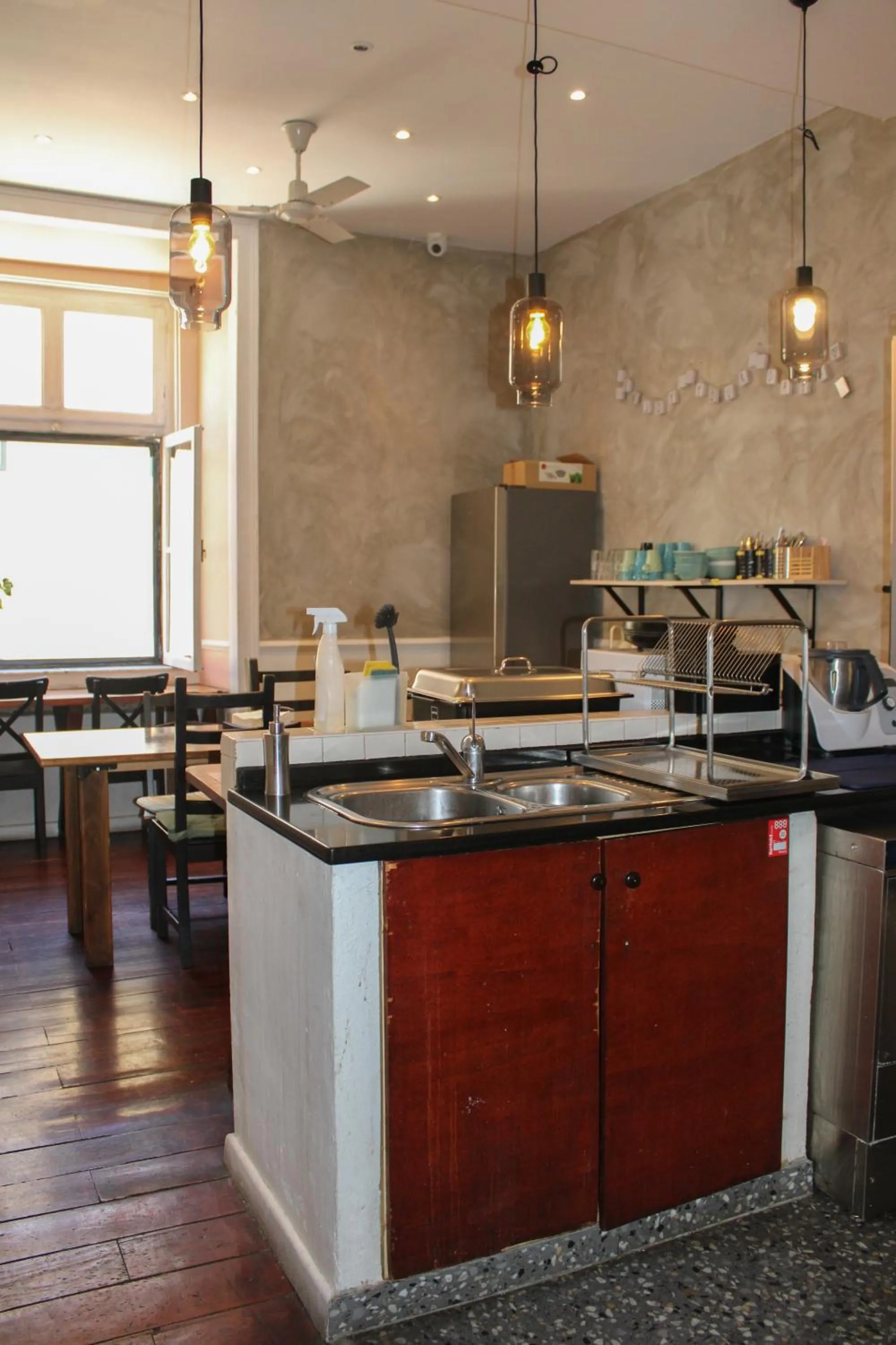 Kitchen or kitchenette in Rossio Hostel