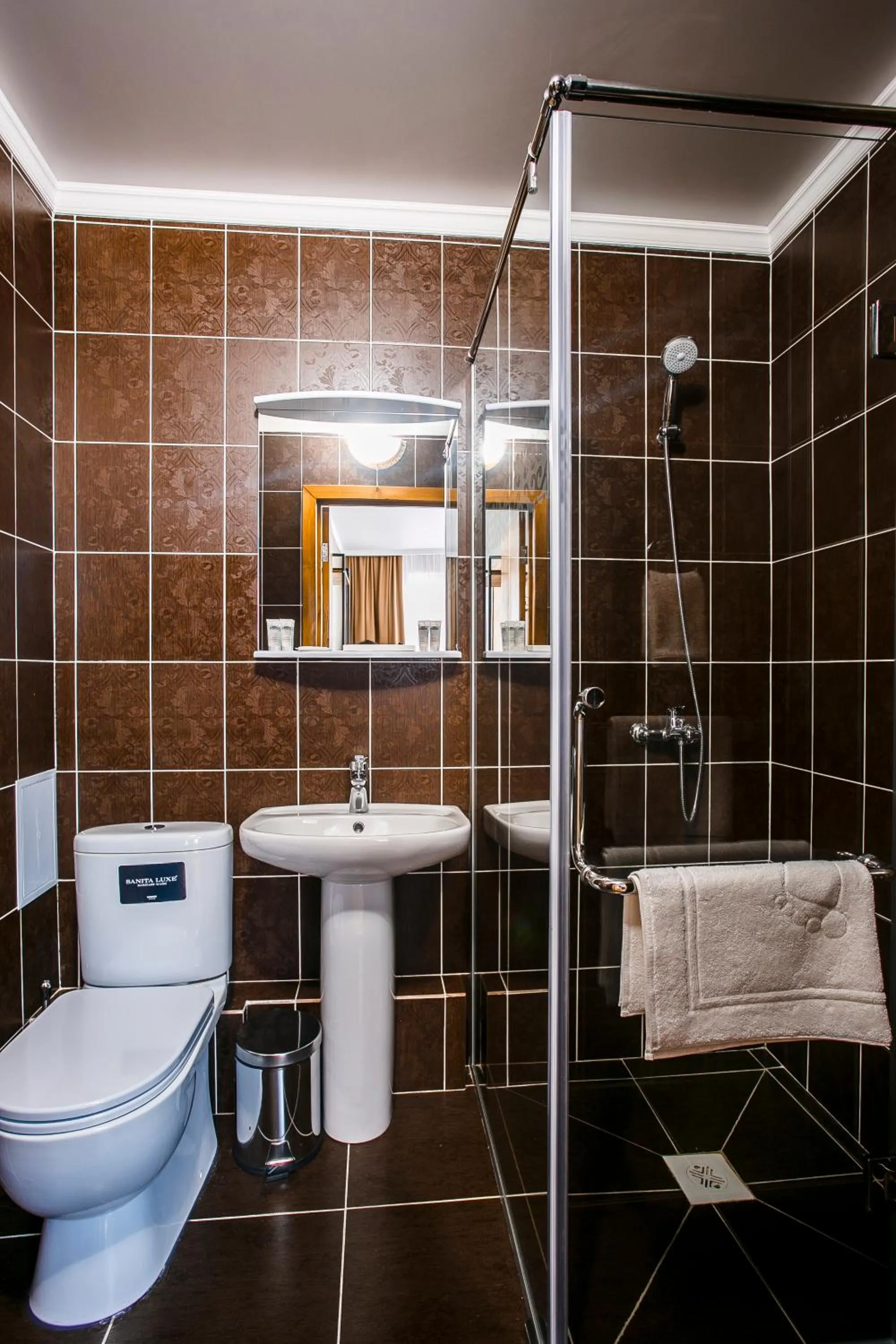 Shower in Altyn Eco Park