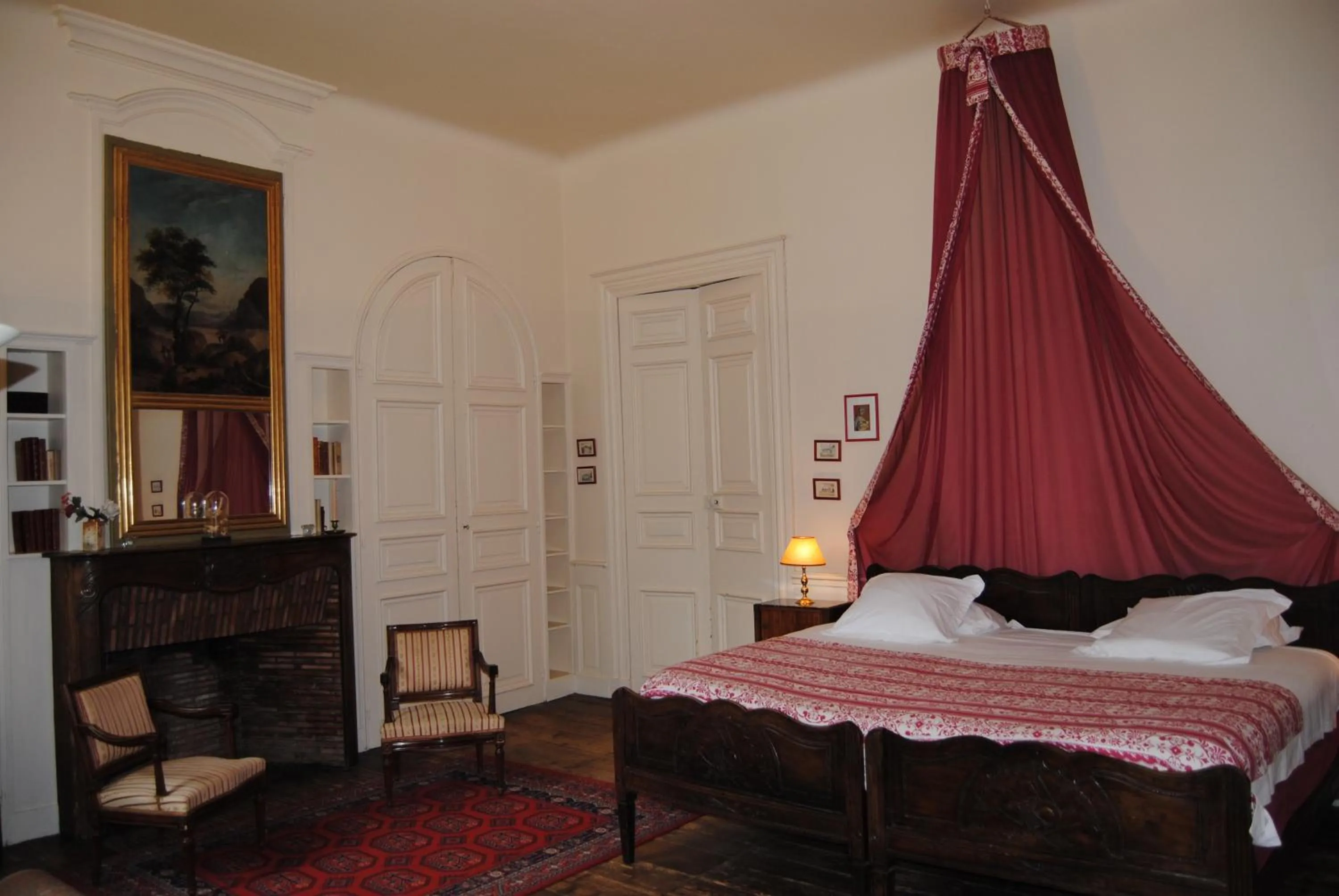 Photo of the whole room in Château d'Urtubie