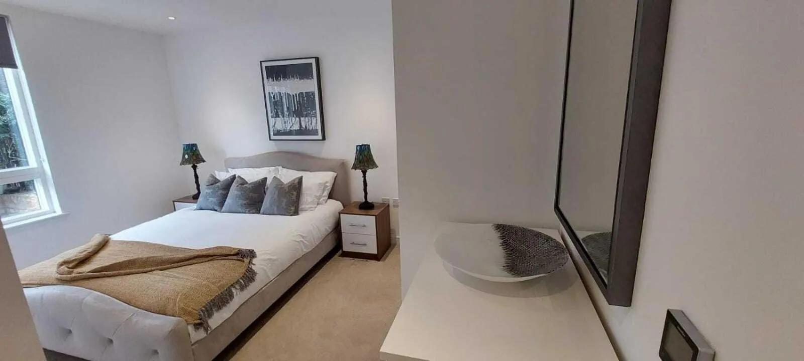 Bedroom, Bed in 2 Bed Property Close to Heathrow Airport