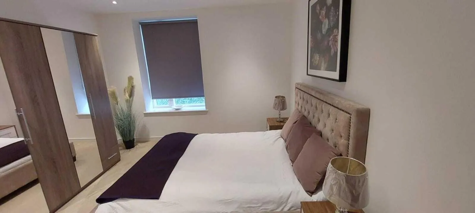 Bedroom, Bed in 2 Bed Property Close to Heathrow Airport