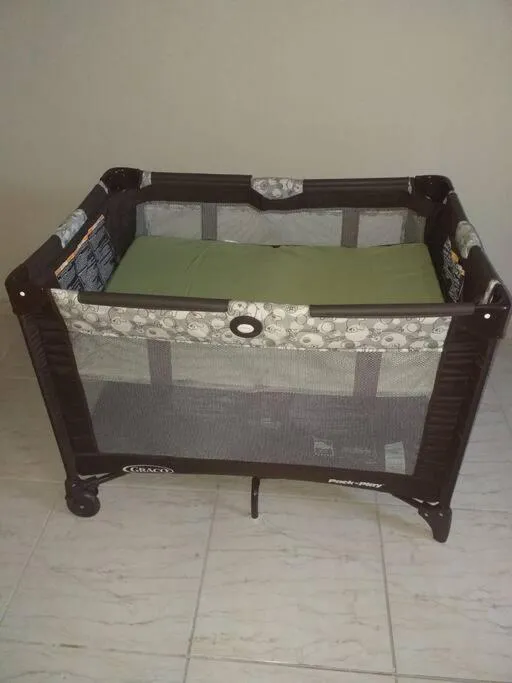 cot in Cozy Locale - Gold