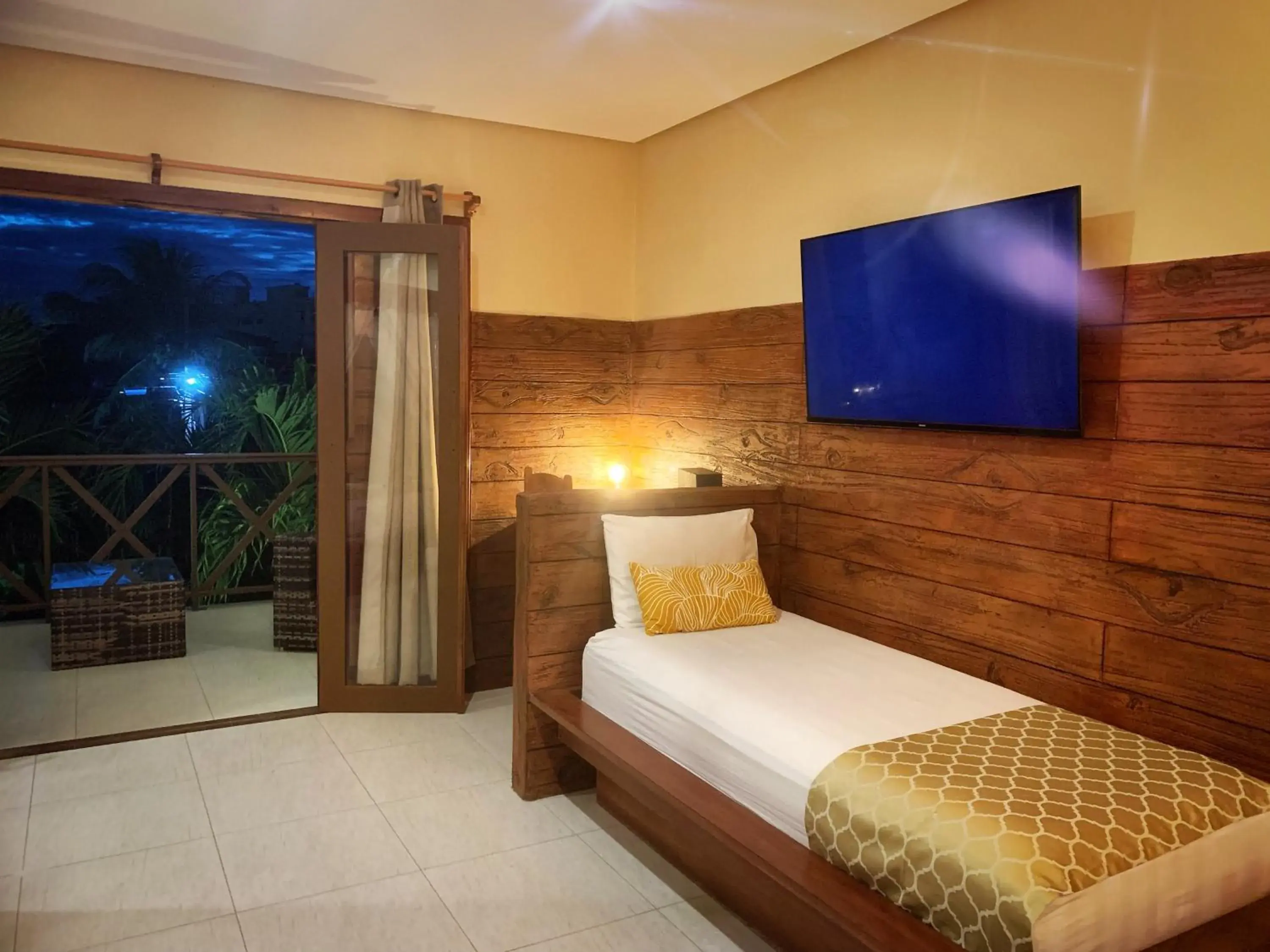 Superior Triple Room - single occupancy in Pousada Oasis Paracuru Superior Triple Room - single occupancy in Pousada Oasis Paracuru