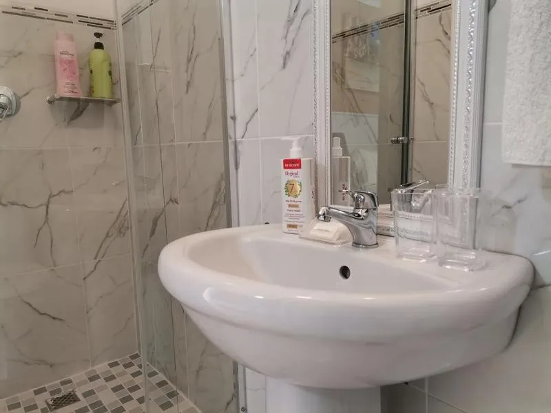 Bathroom in Onyx on Sycamore