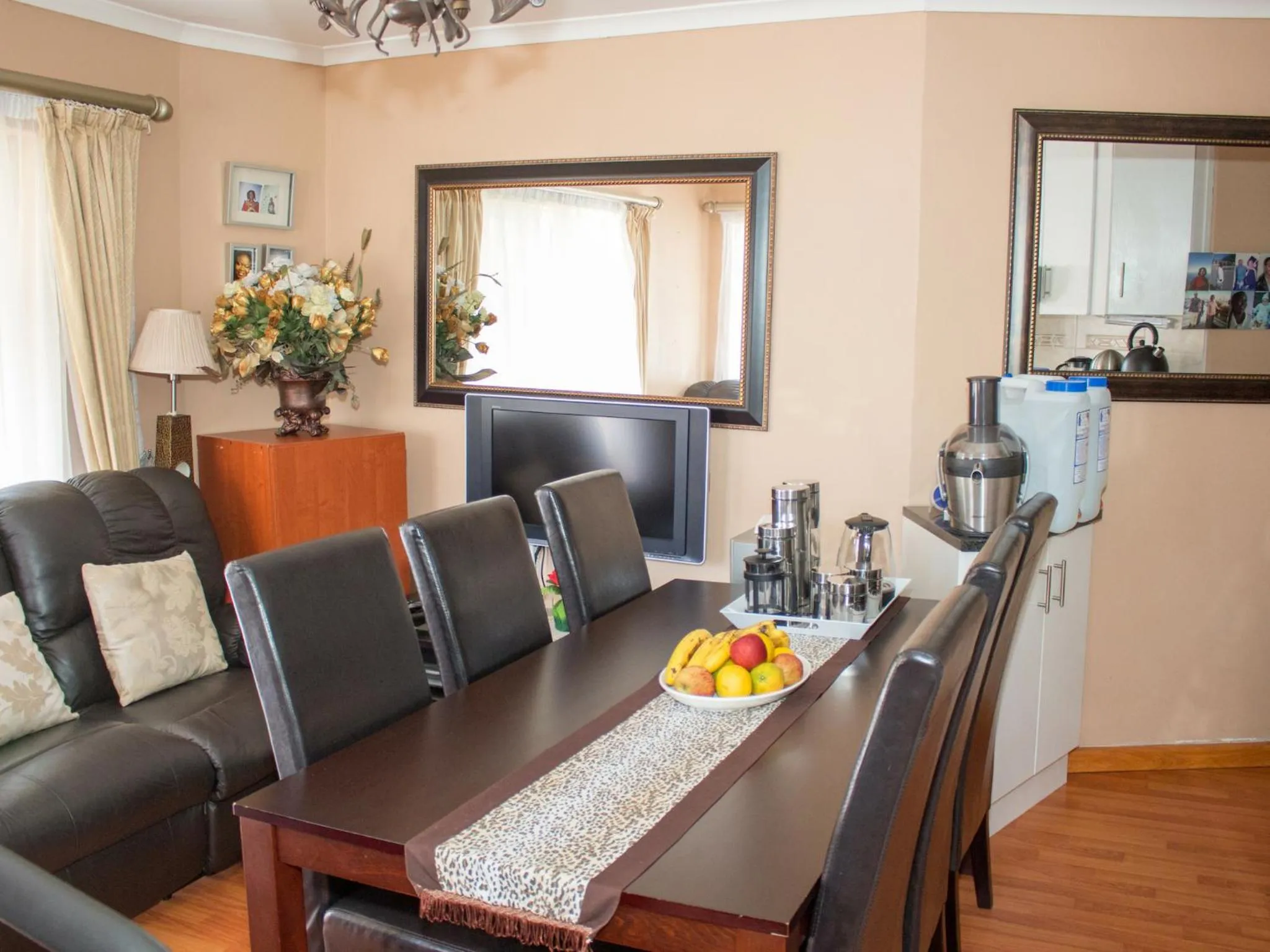 Communal lounge/ TV room in Onyx on Sycamore