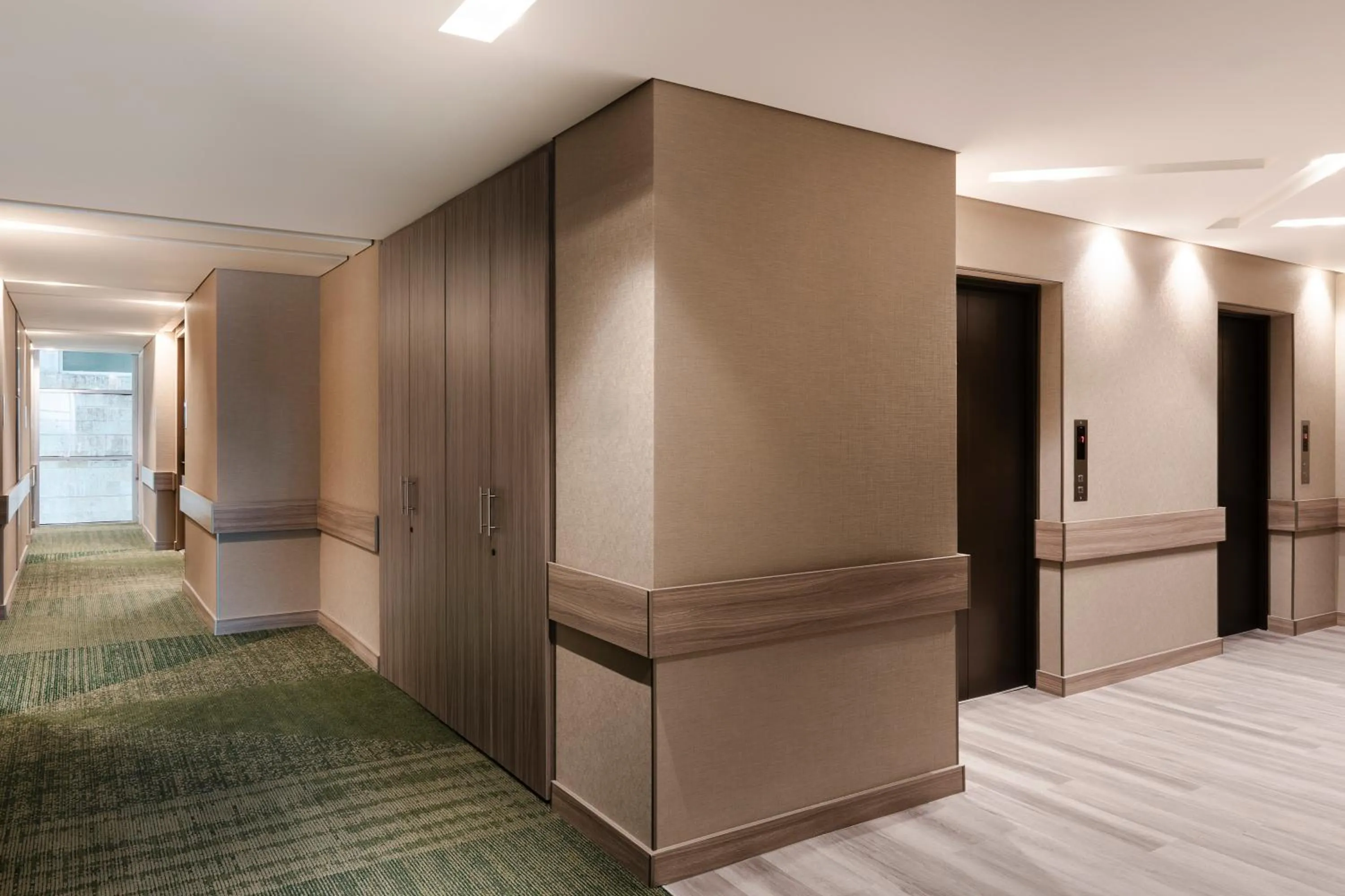 elevator in Hampton by Hilton Barranquilla