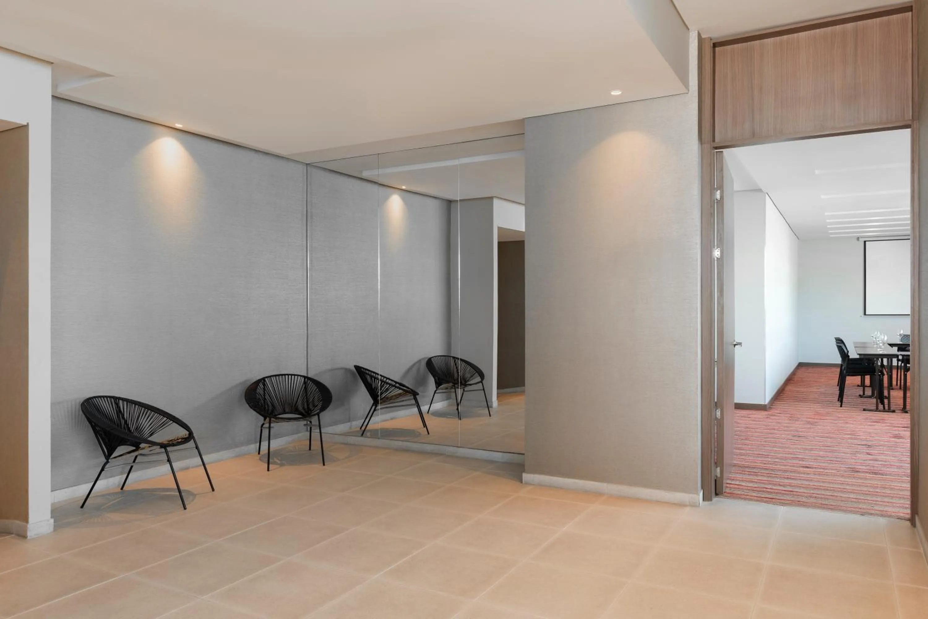 Meeting/conference room in Hampton by Hilton Barranquilla