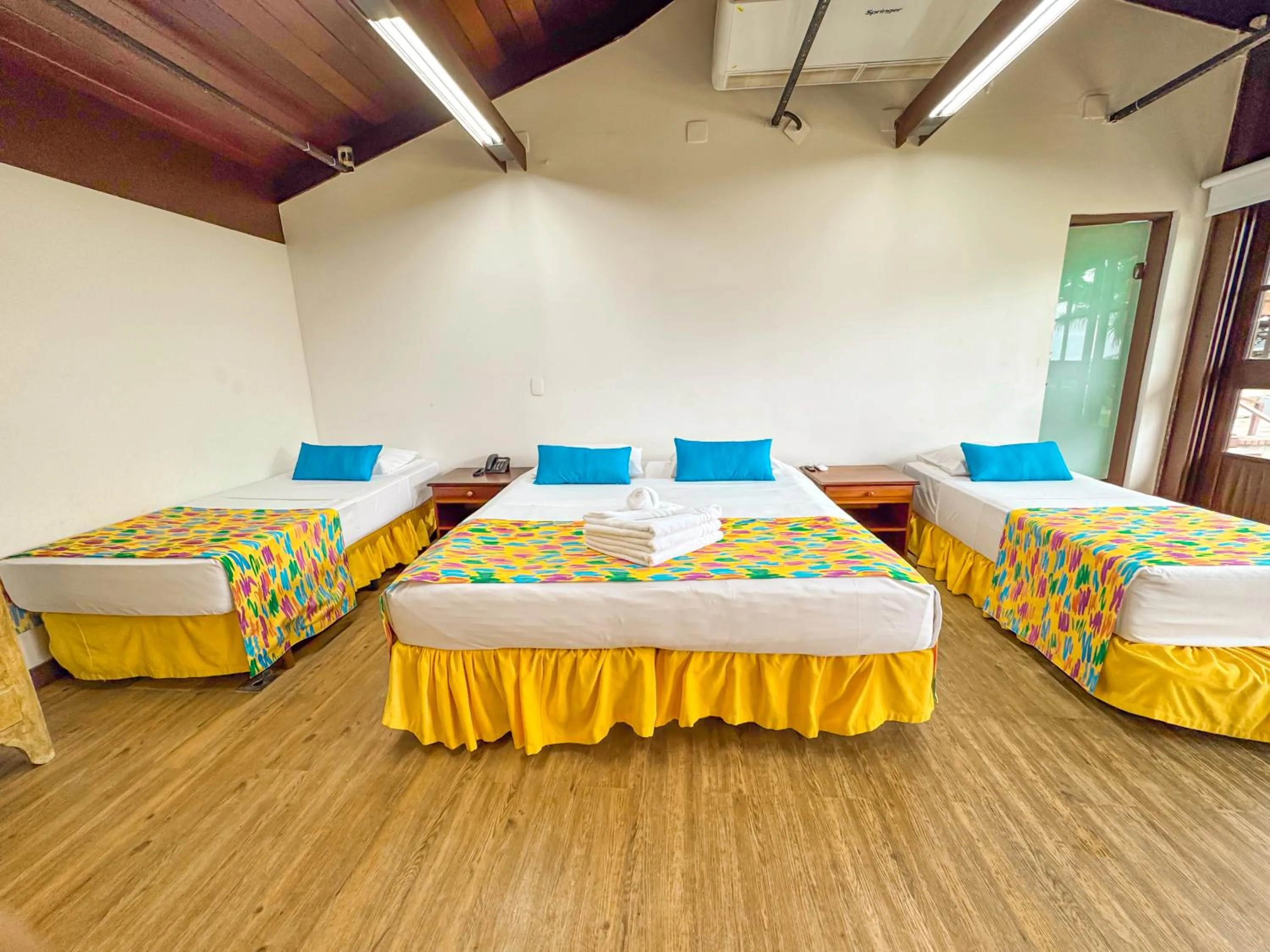 Bedroom, Bed in Hotel Nacional Inn Ubatuba - Praia das Toninhas