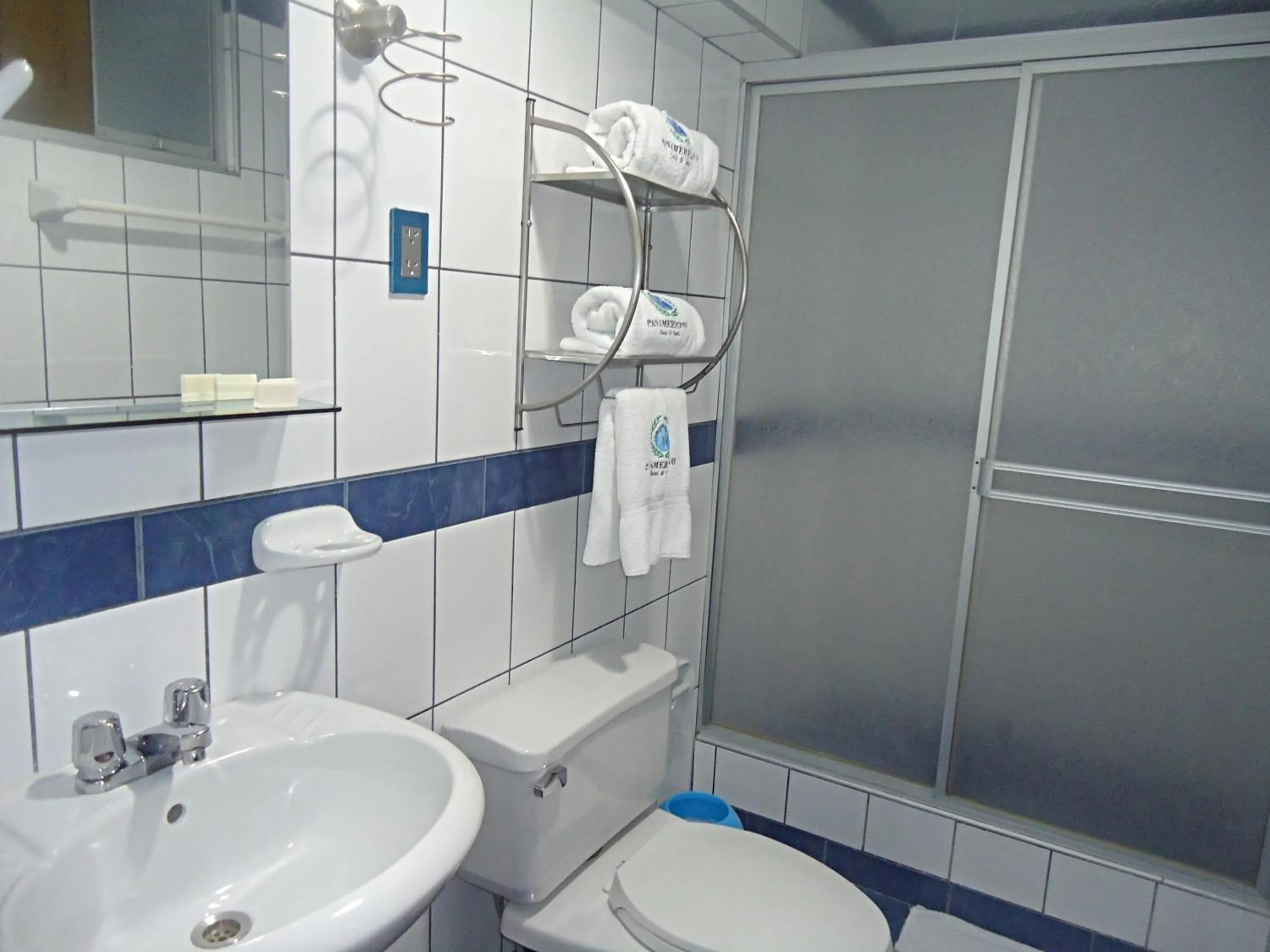 Shower in Hotel Panamericano