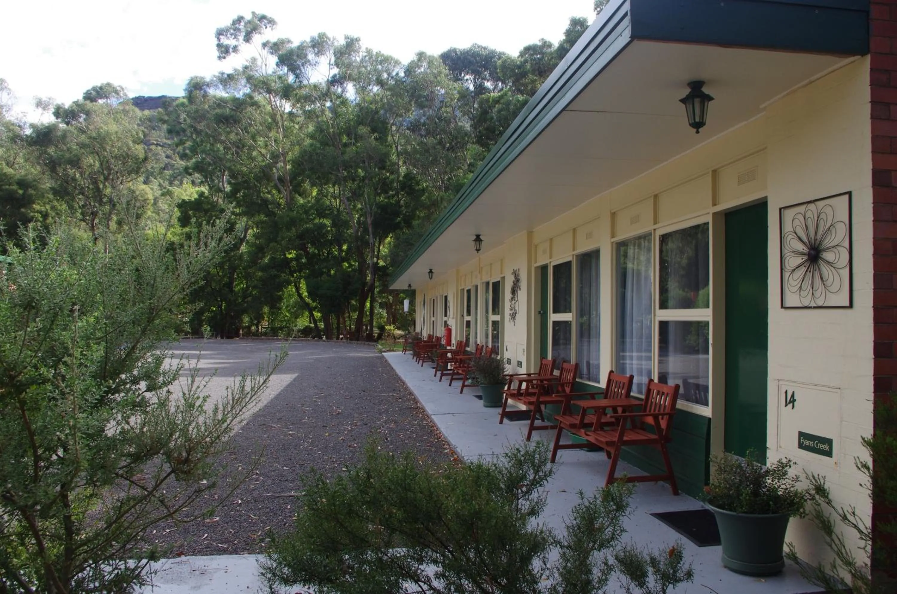 Facade/entrance in Gariwerd Motel