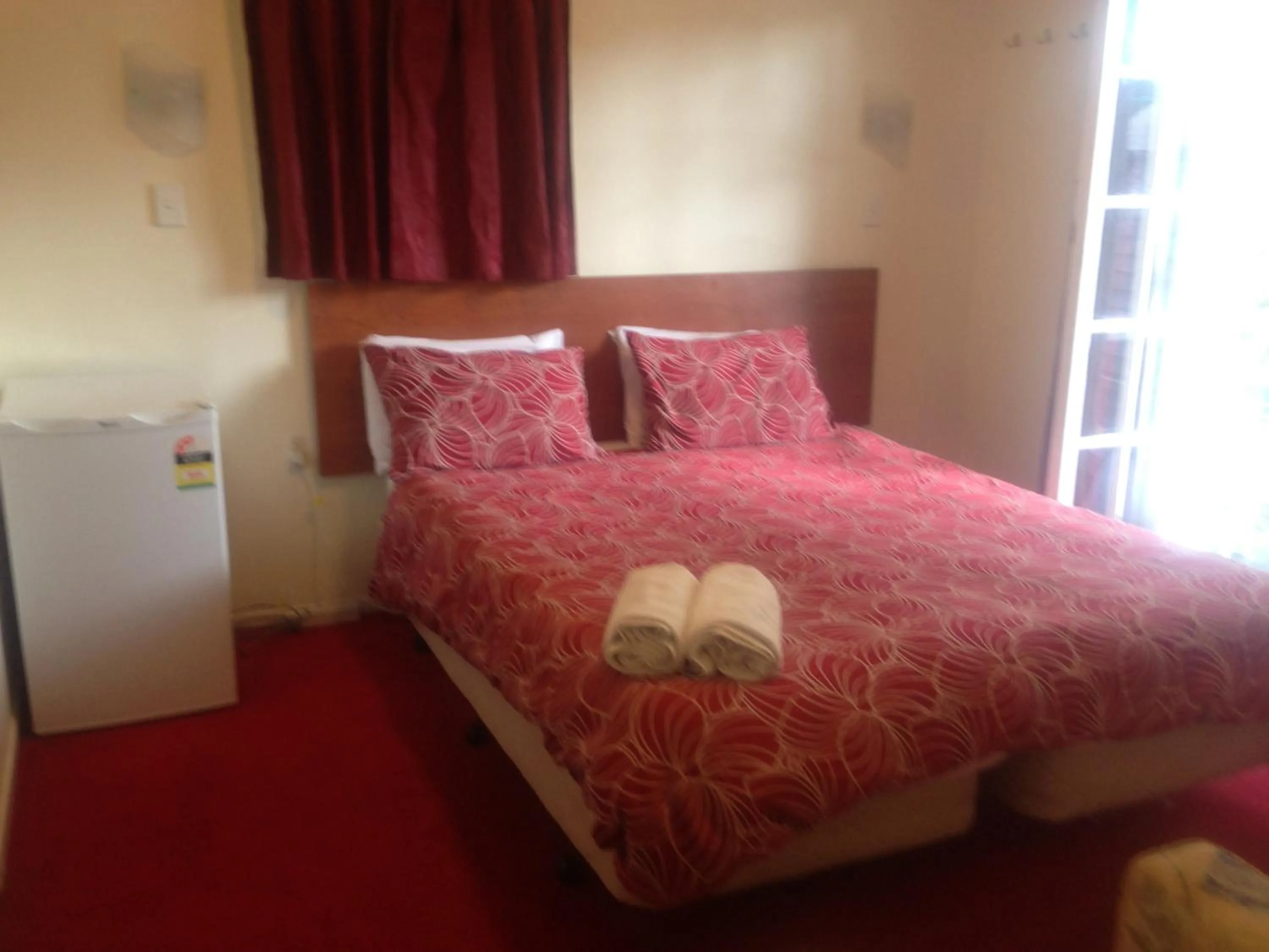 Day in Lantana Lodge