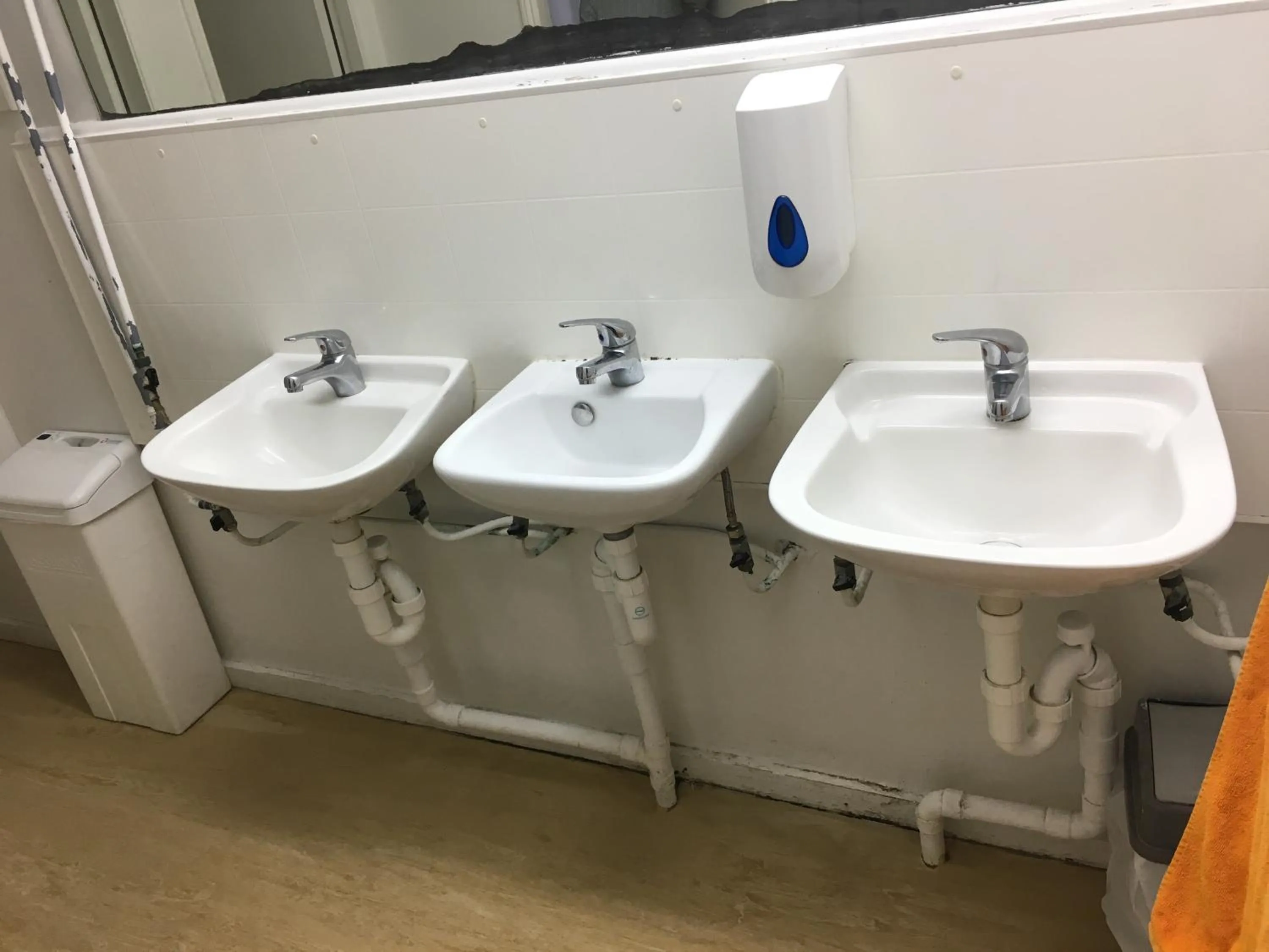 Bathroom in Lantana Lodge