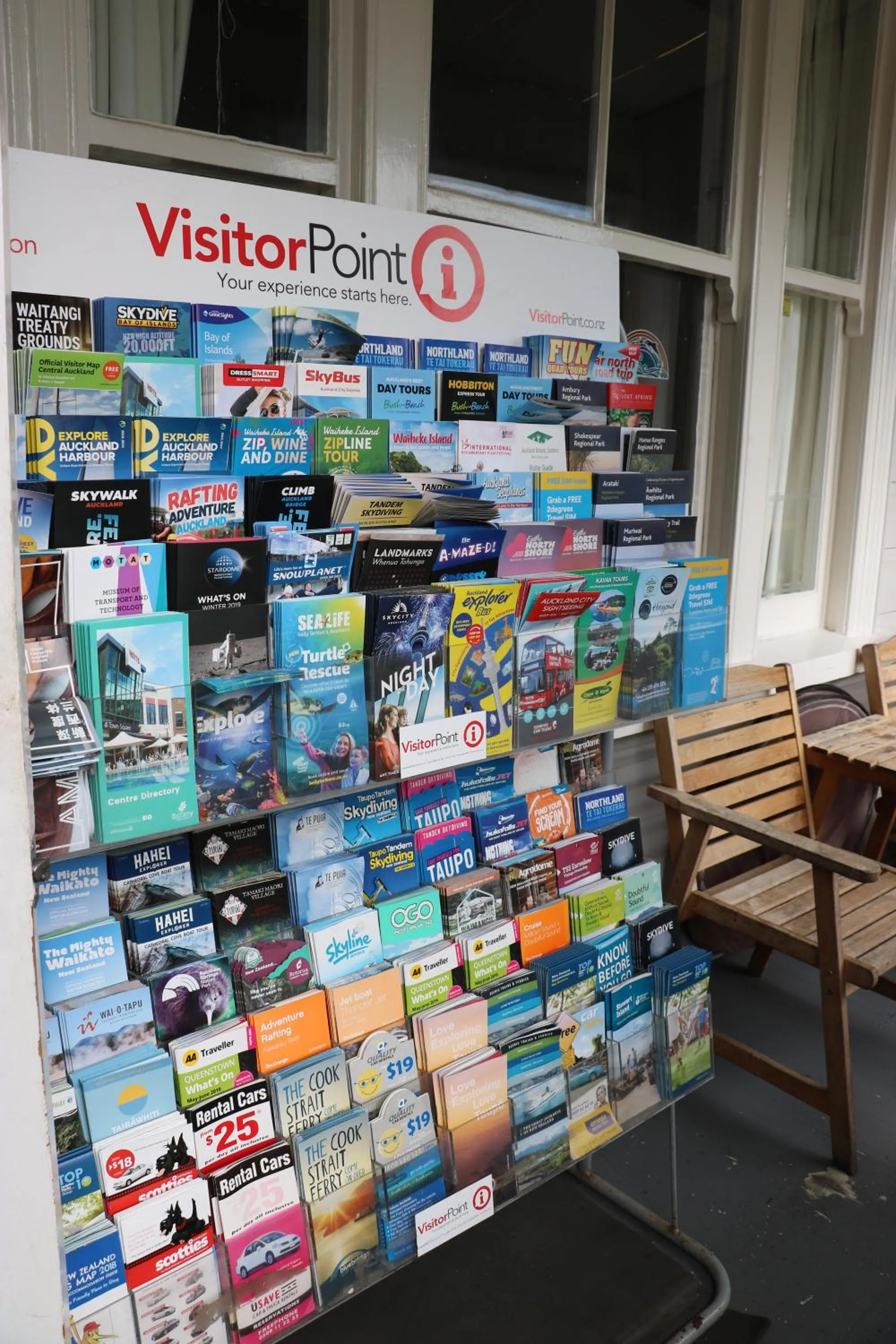 Facade/entrance, Supermarket/Shops in Lantana Lodge