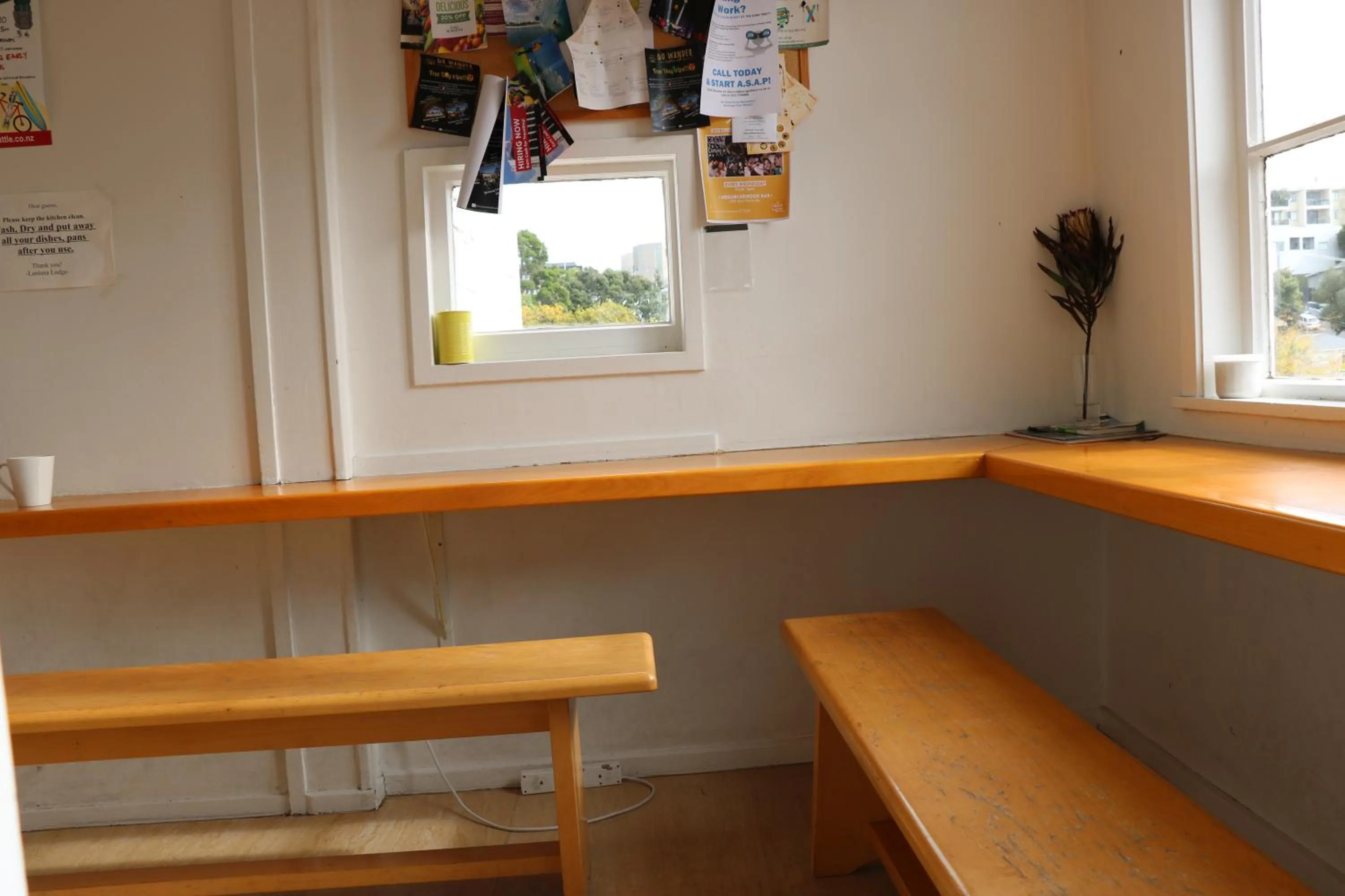Dining area in Lantana Lodge