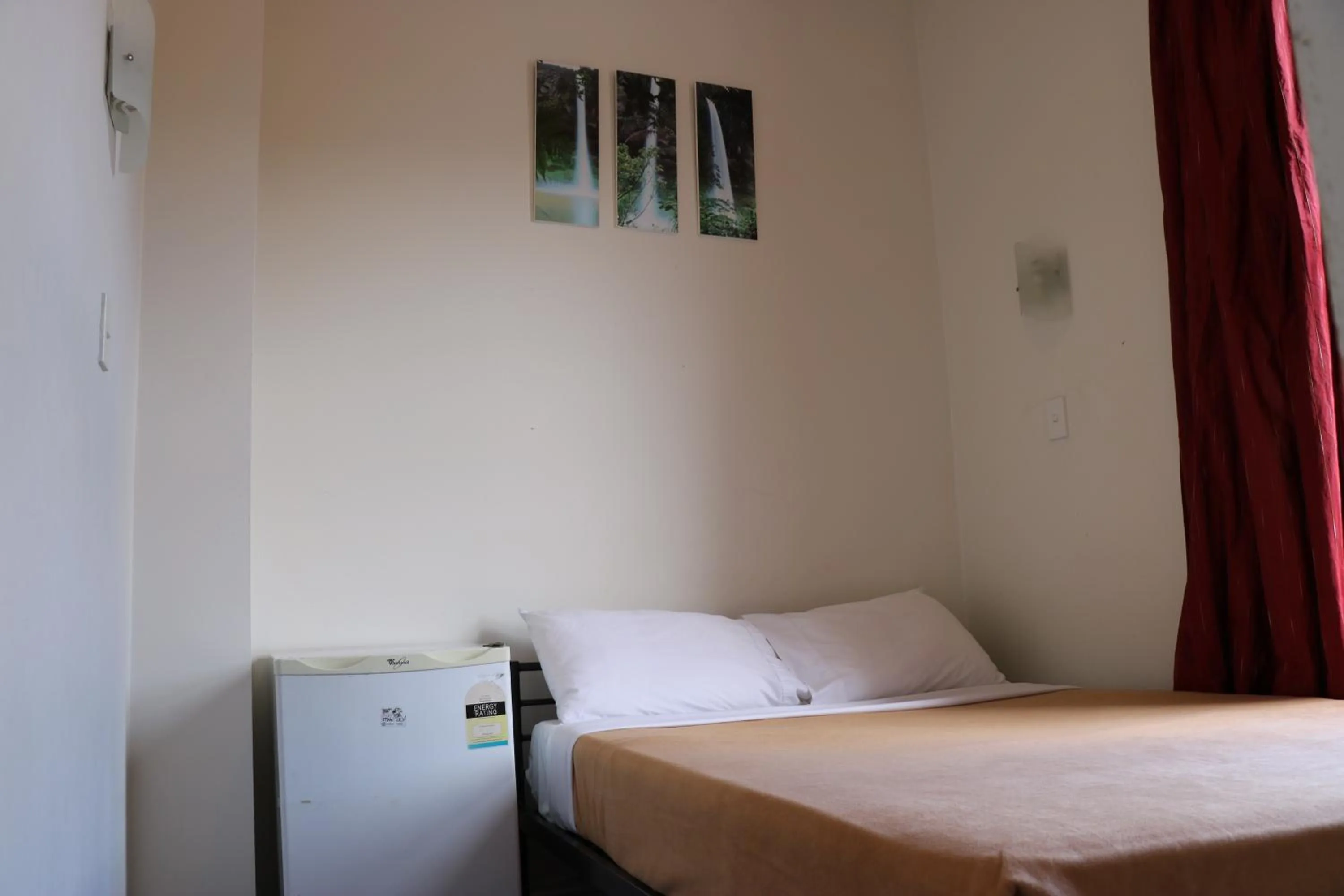 Photo of the whole room in Lantana Lodge