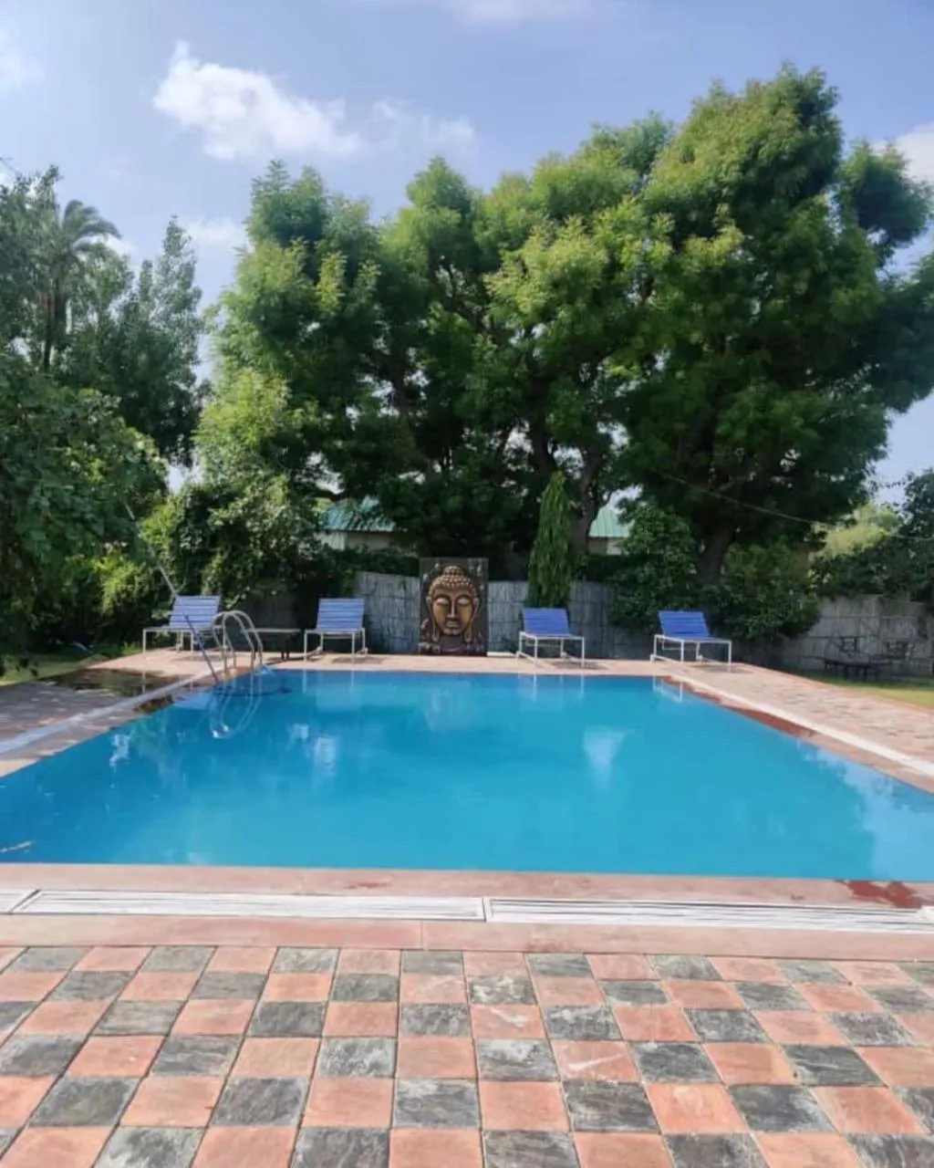 Swimming pool in Lohana Village Resort