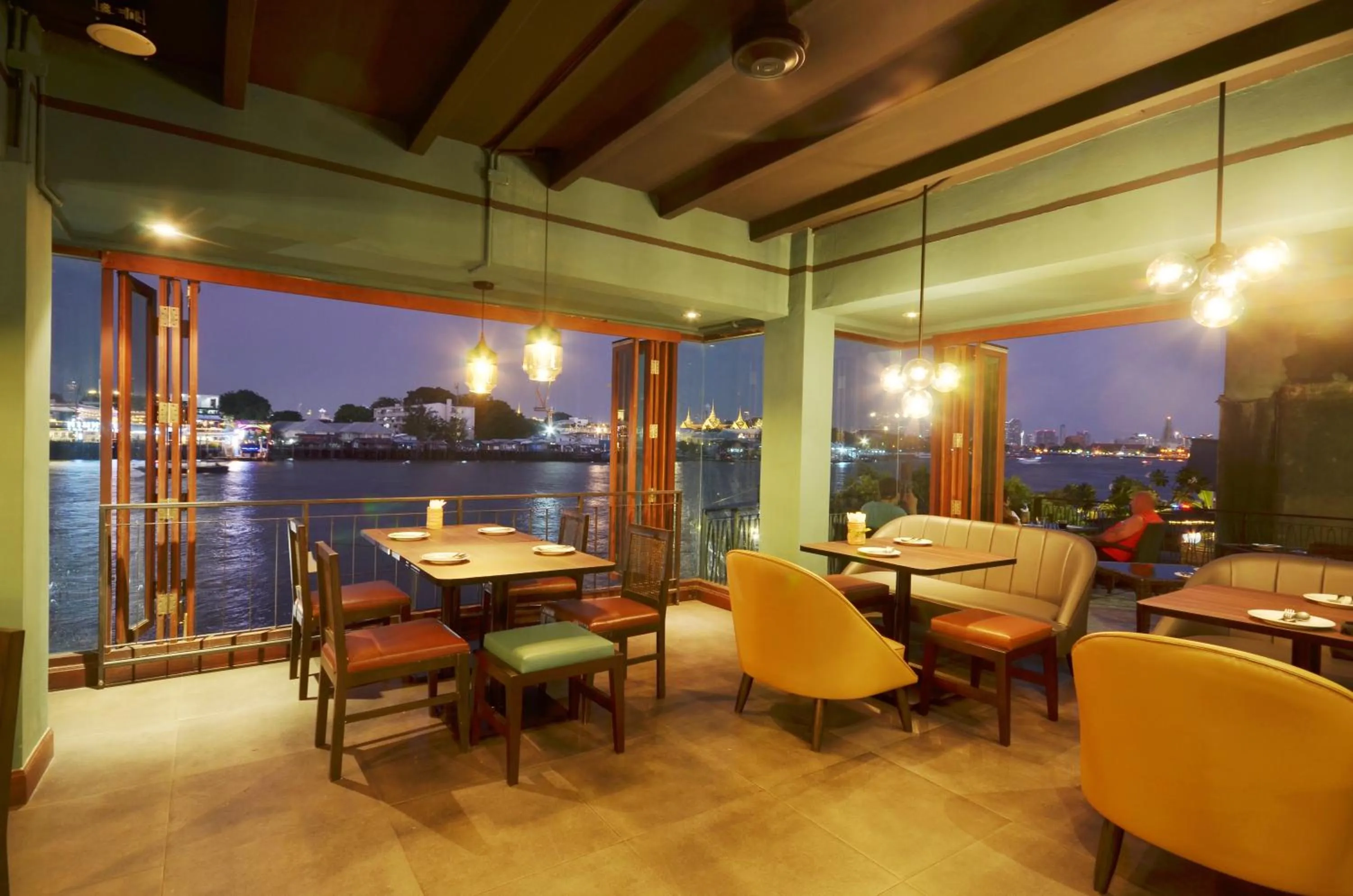 Restaurant/places to eat in Baan Wanglang Riverside, Bangkok