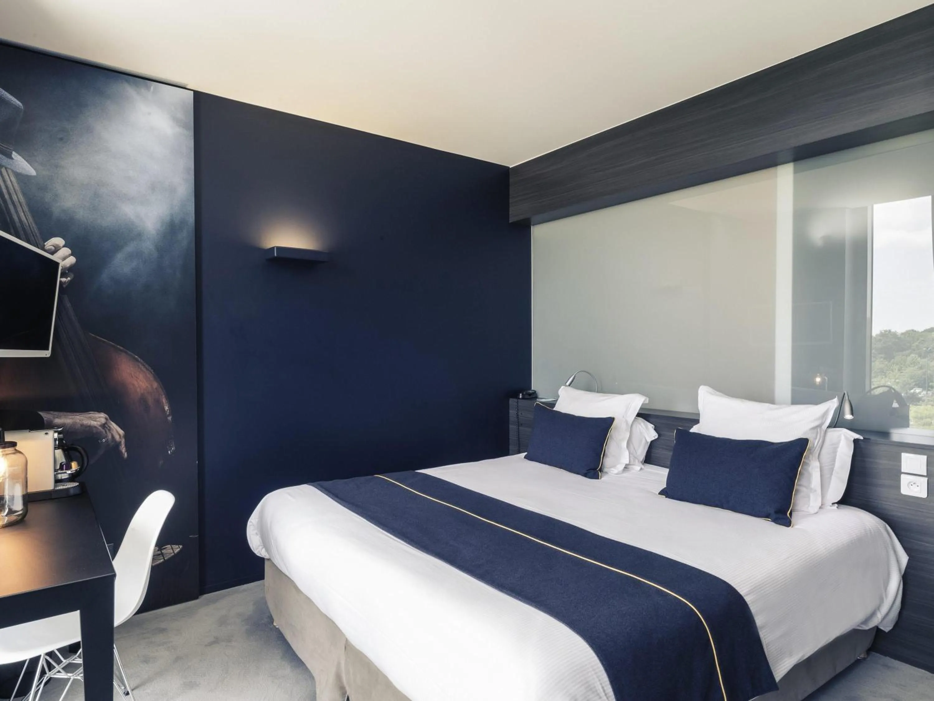 Property building, Bed in Hôtel Mercure Nantes Ouest Saint-Herblain Zenith