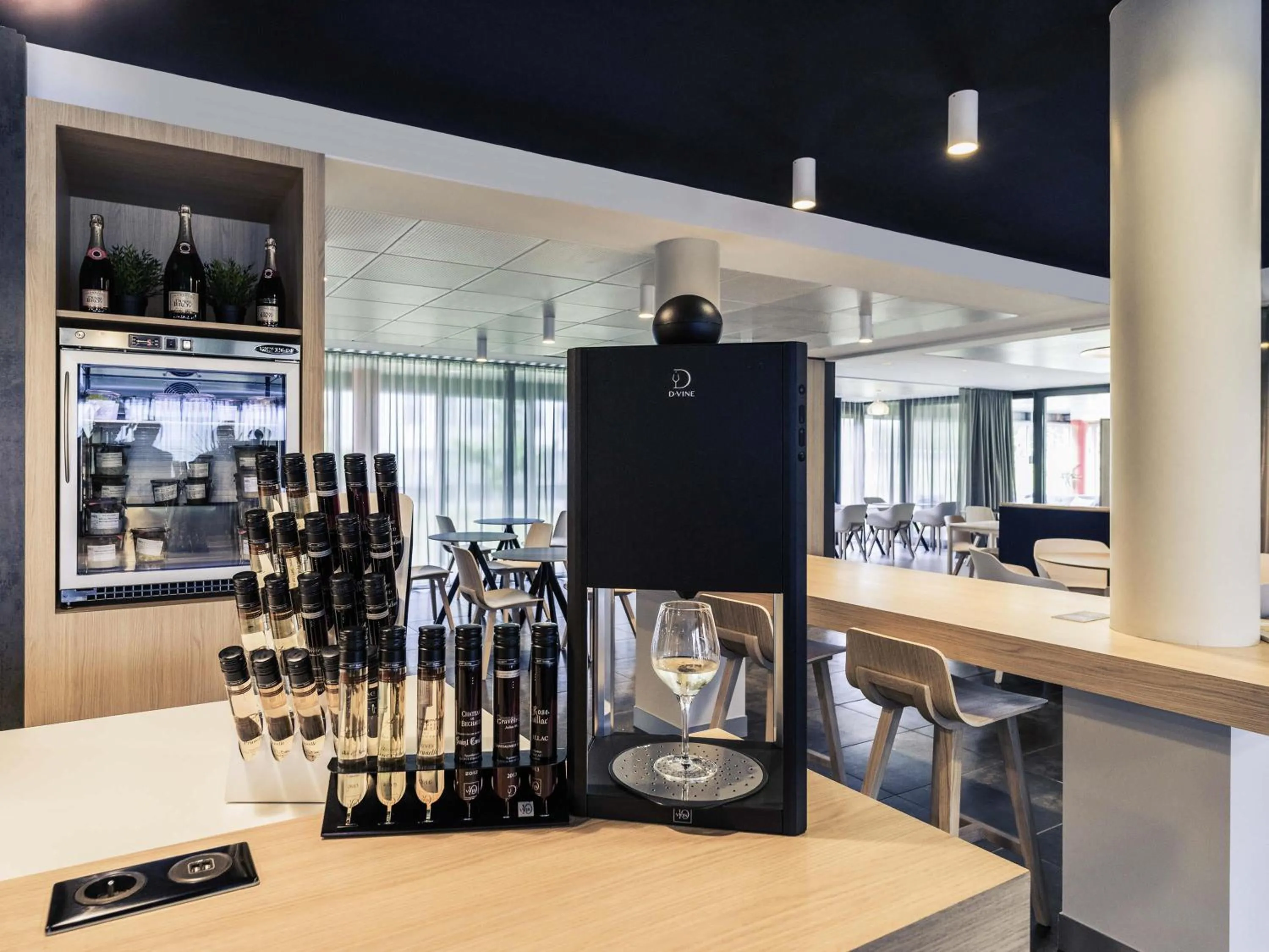 Lounge or bar in Hôtel Mercure Nantes Ouest Saint-Herblain Zenith