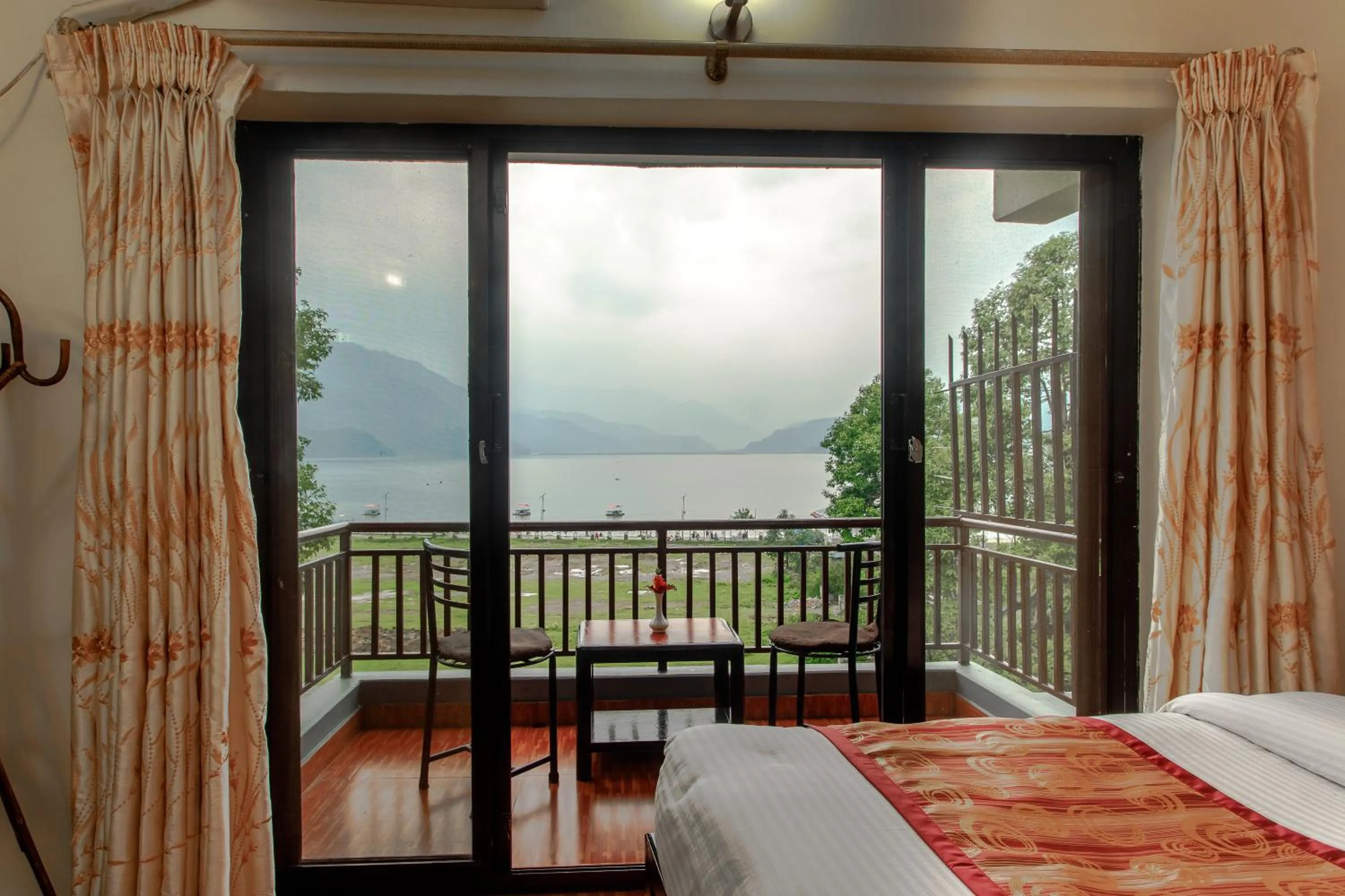 Bed in Hotel Peace Plaza