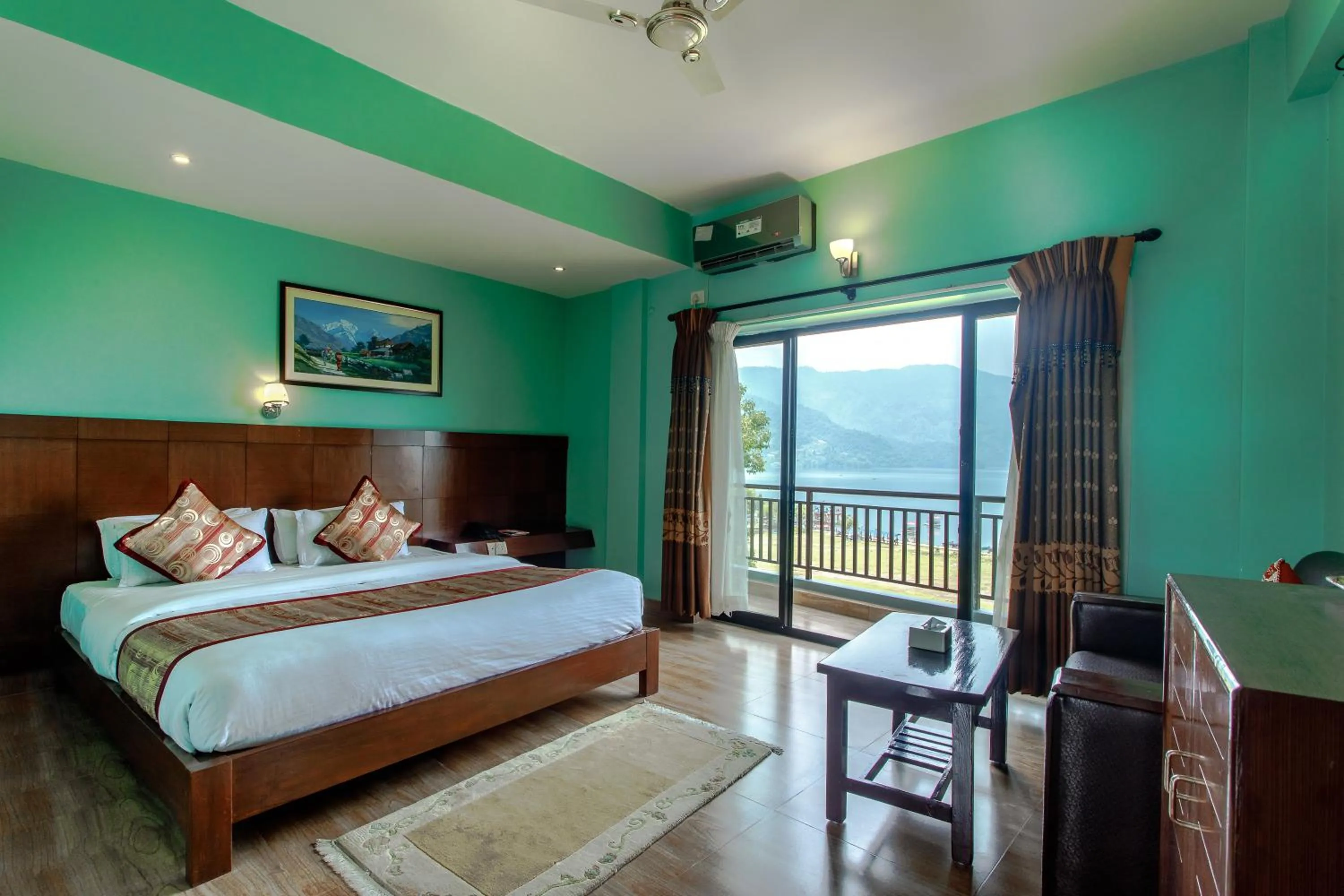 Bed in Hotel Peace Plaza