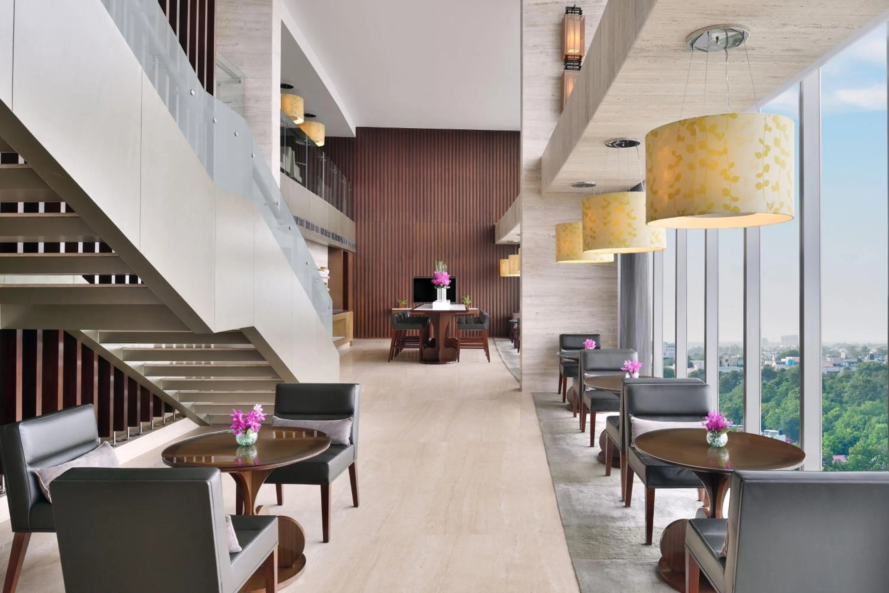 Lounge or bar in The Westin Gurgaon, New Delhi