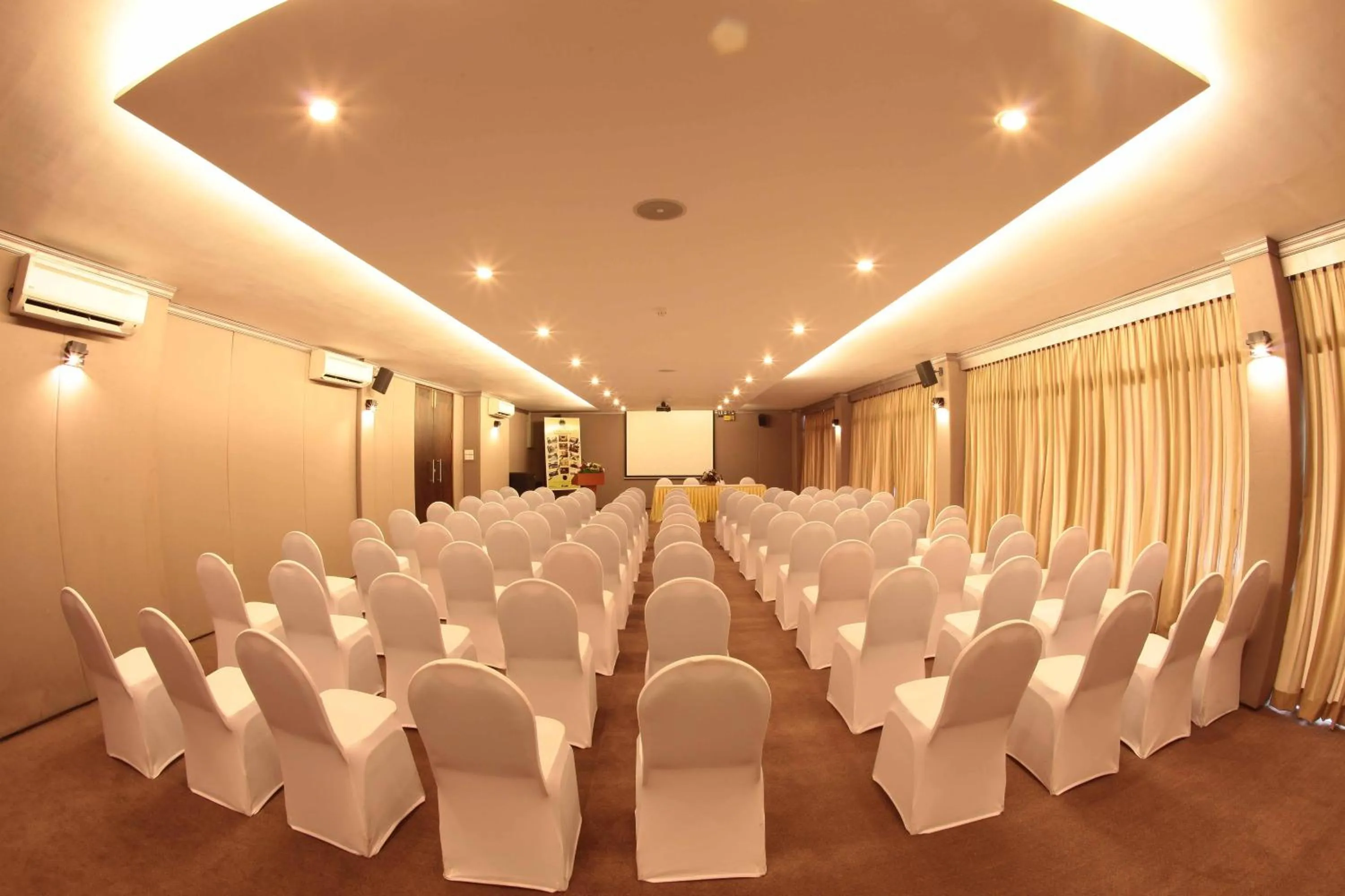 Meeting/conference room in Grand Udawalawe Safari Resort