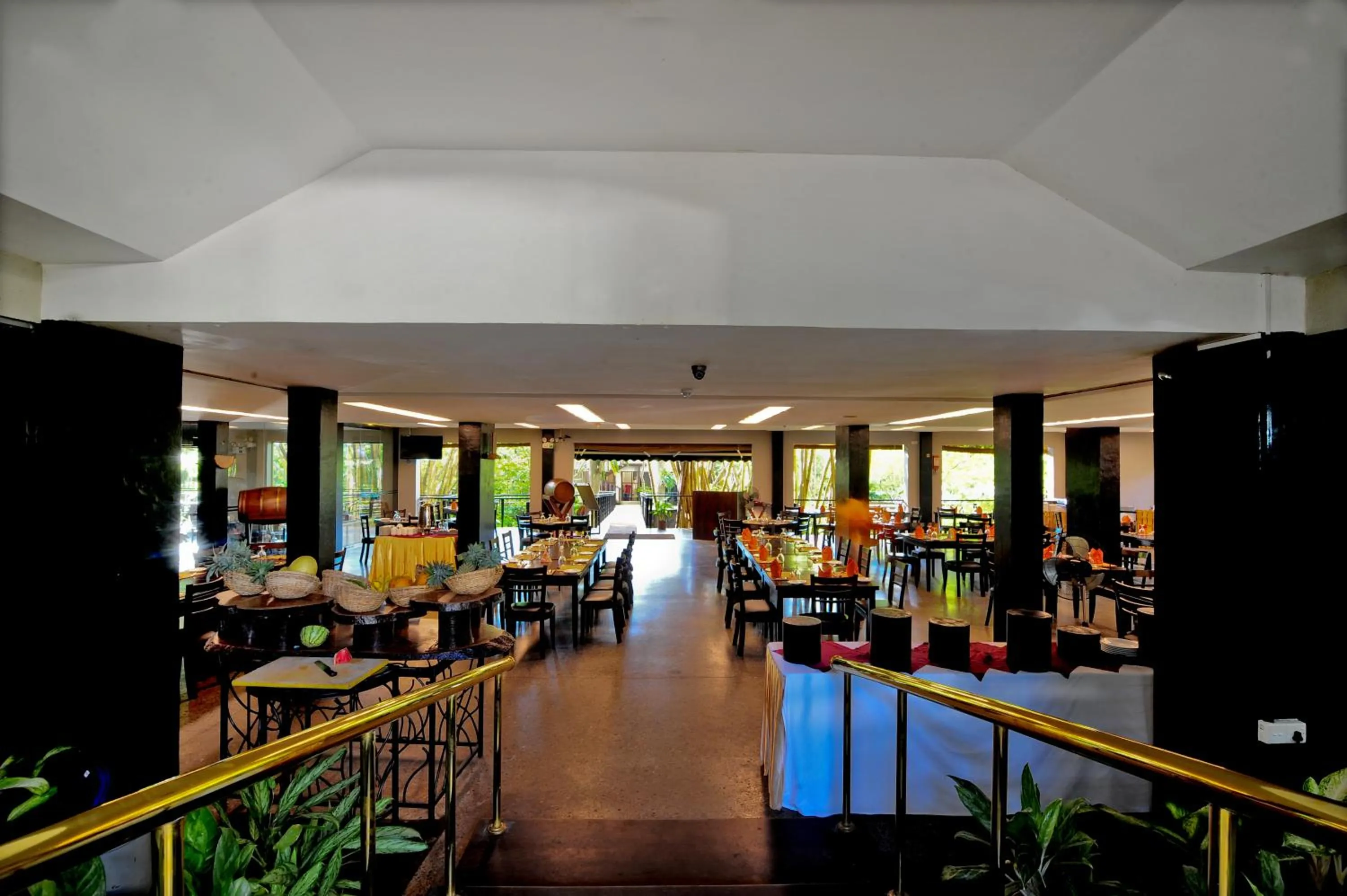 Restaurant/places to eat in Grand Udawalawe Safari Resort
