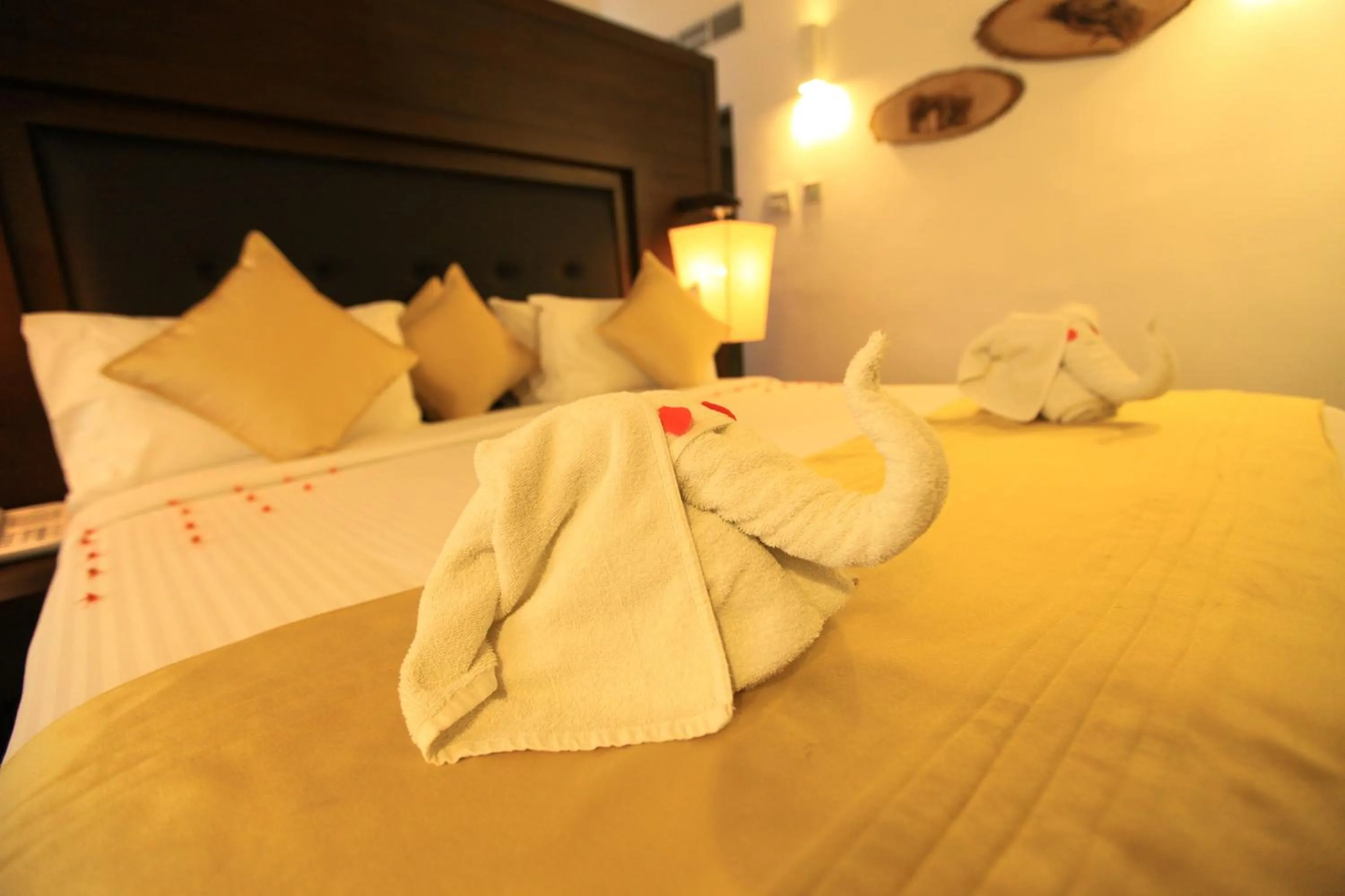 Bed in Grand Udawalawe Safari Resort
