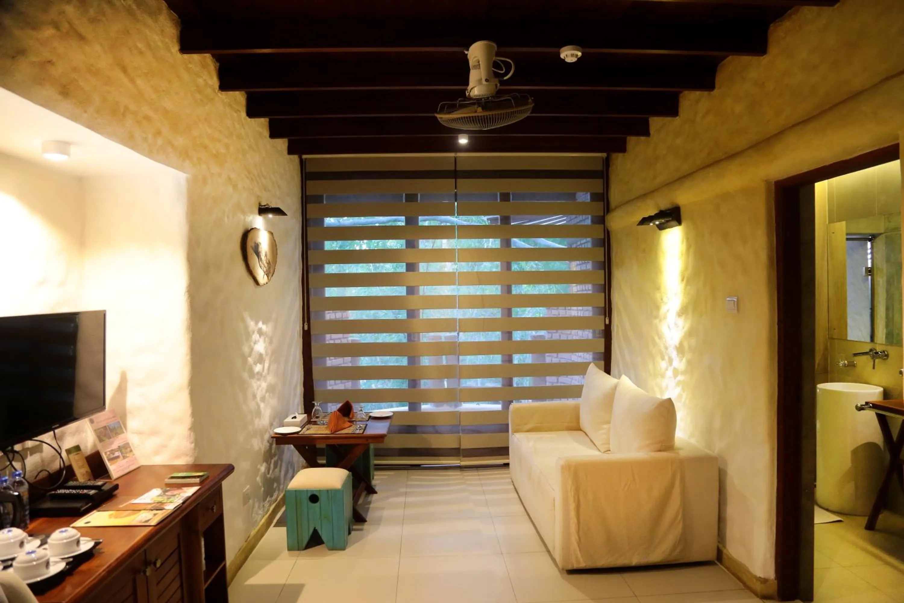 TV and multimedia in Grand Udawalawe Safari Resort