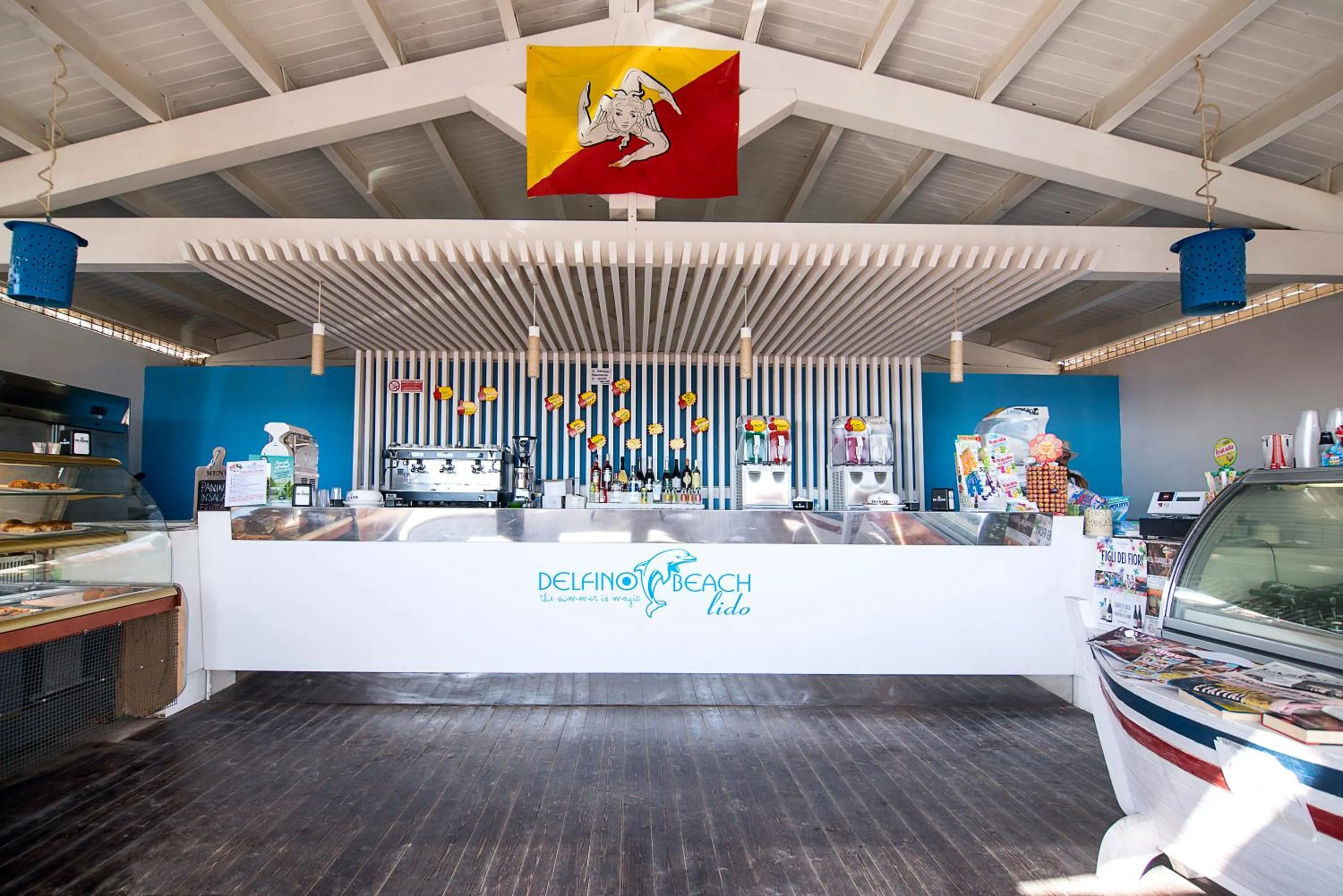 Lounge or bar in Delfino Beach Hotel