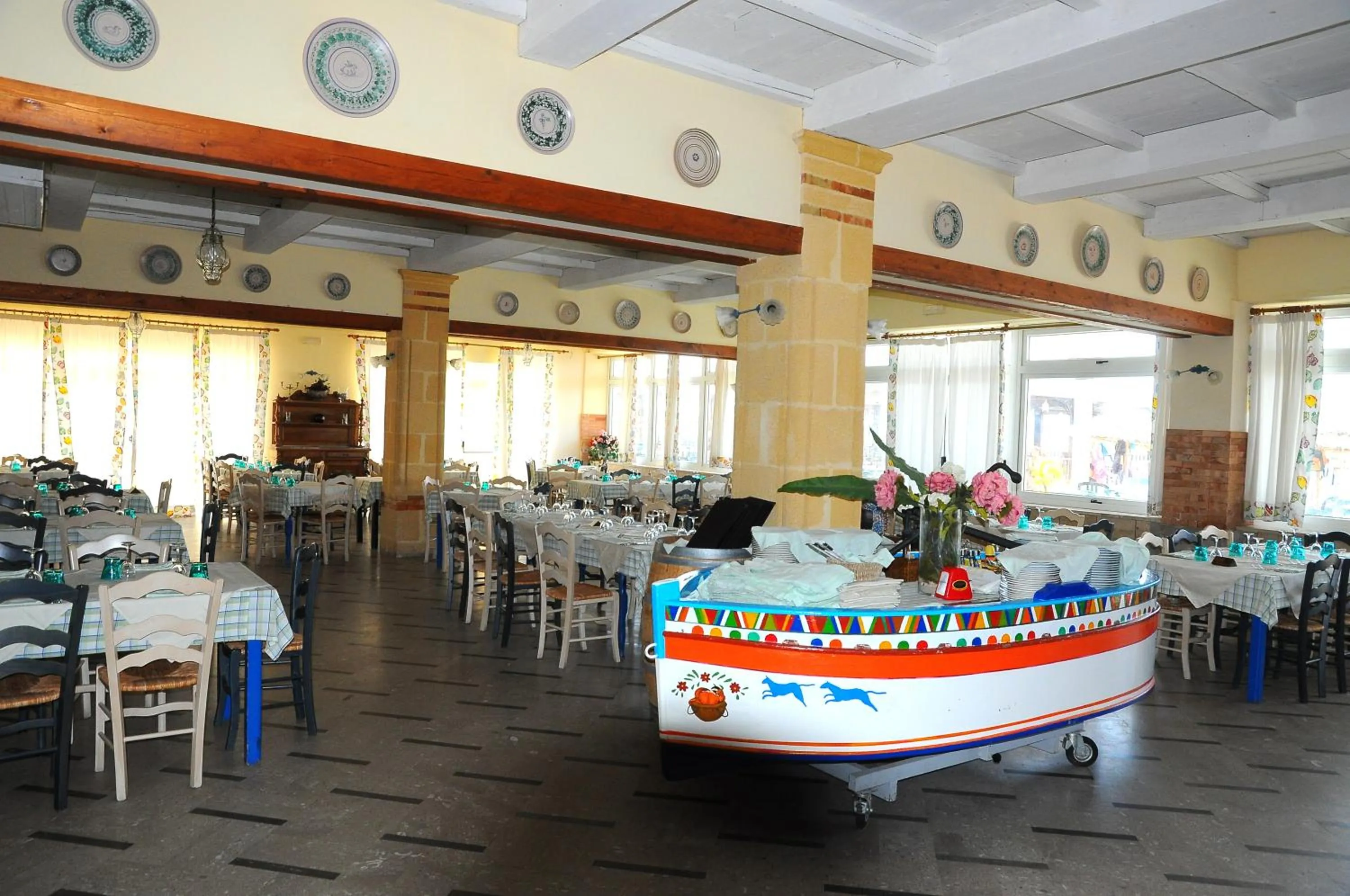 Restaurant/places to eat in Delfino Beach Hotel