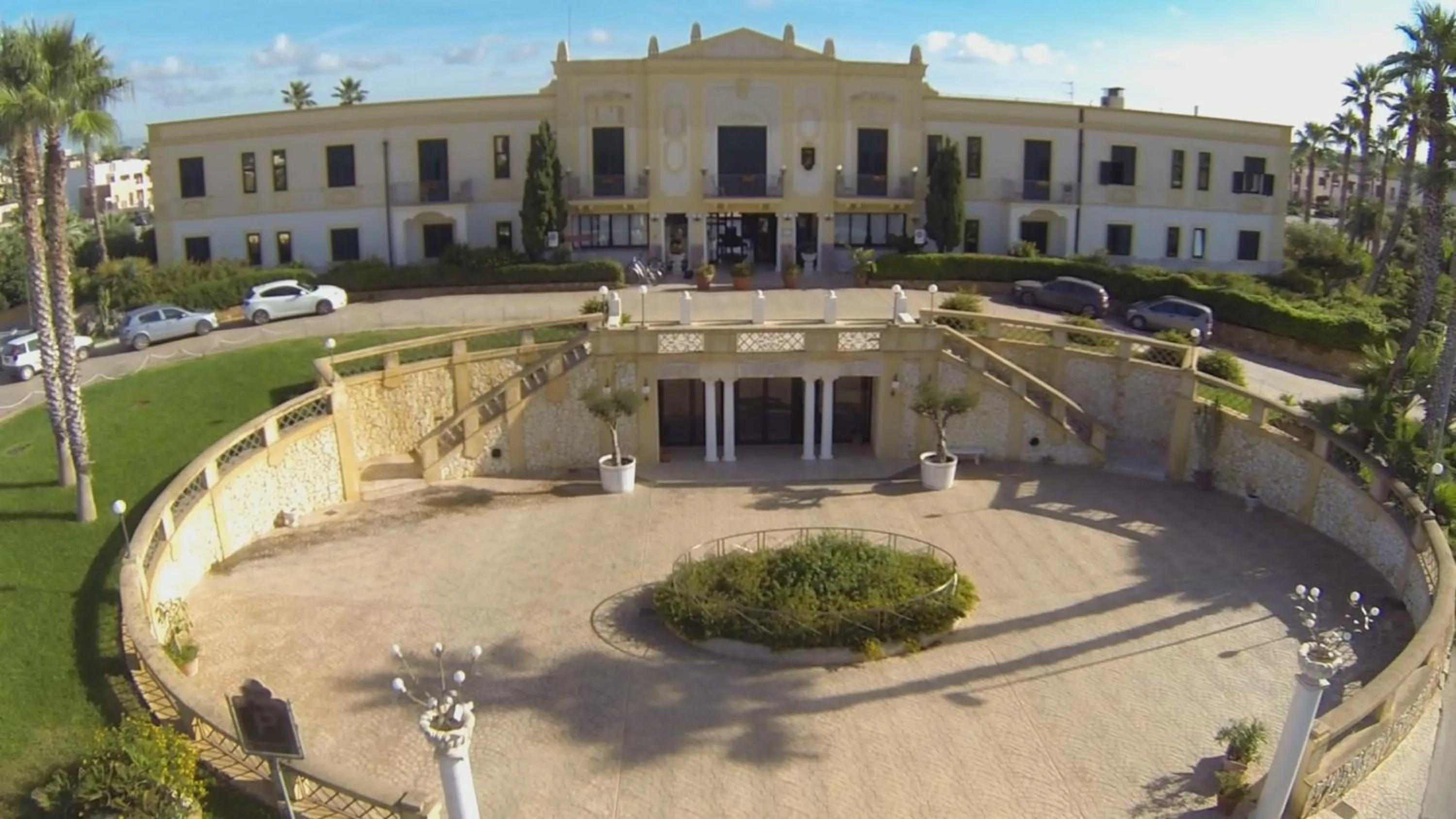 Facade/entrance in Delfino Beach Hotel