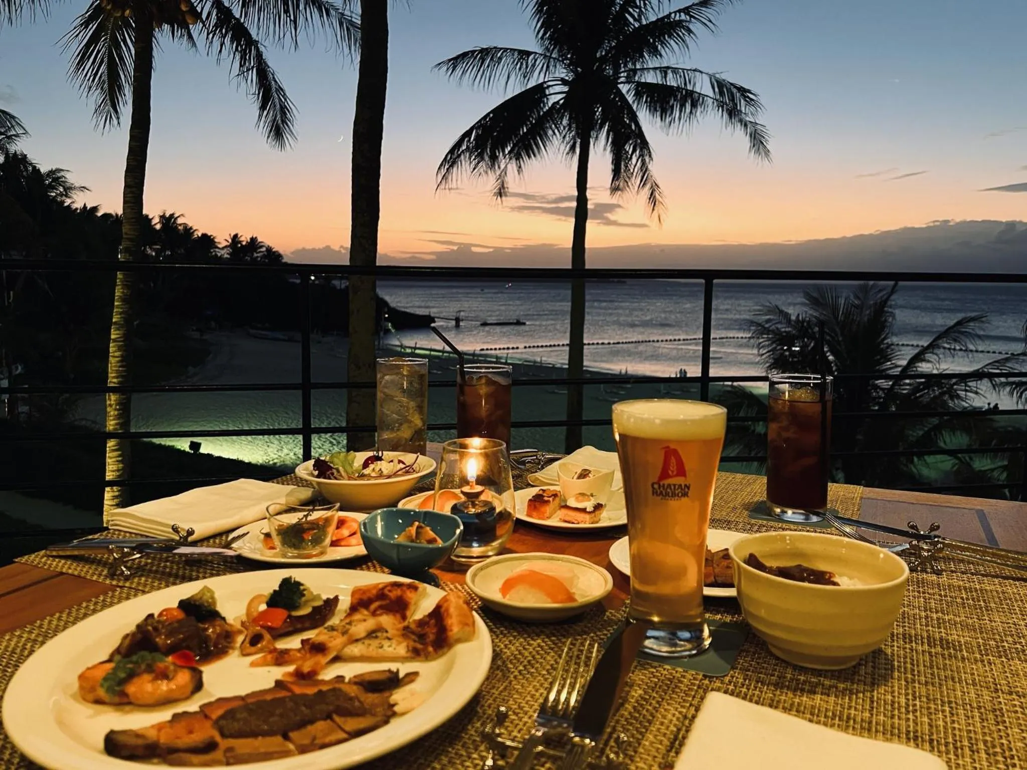 Food and drinks in The Moon Beach Museum Resort