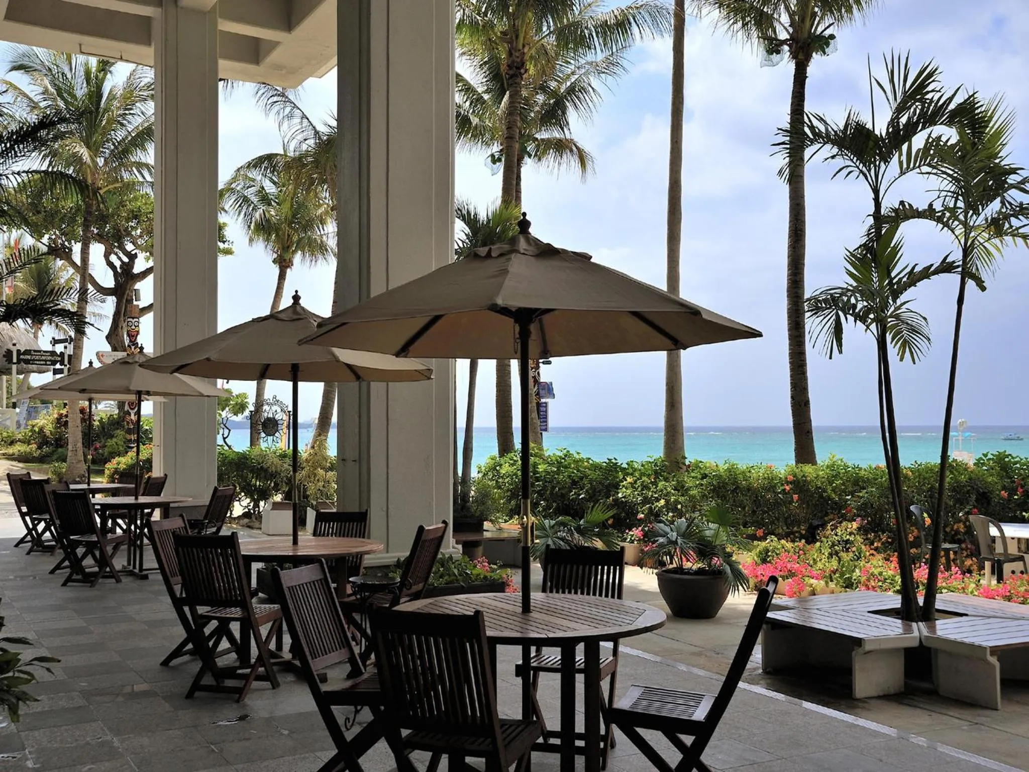 Decorative detail in The Moon Beach Museum Resort