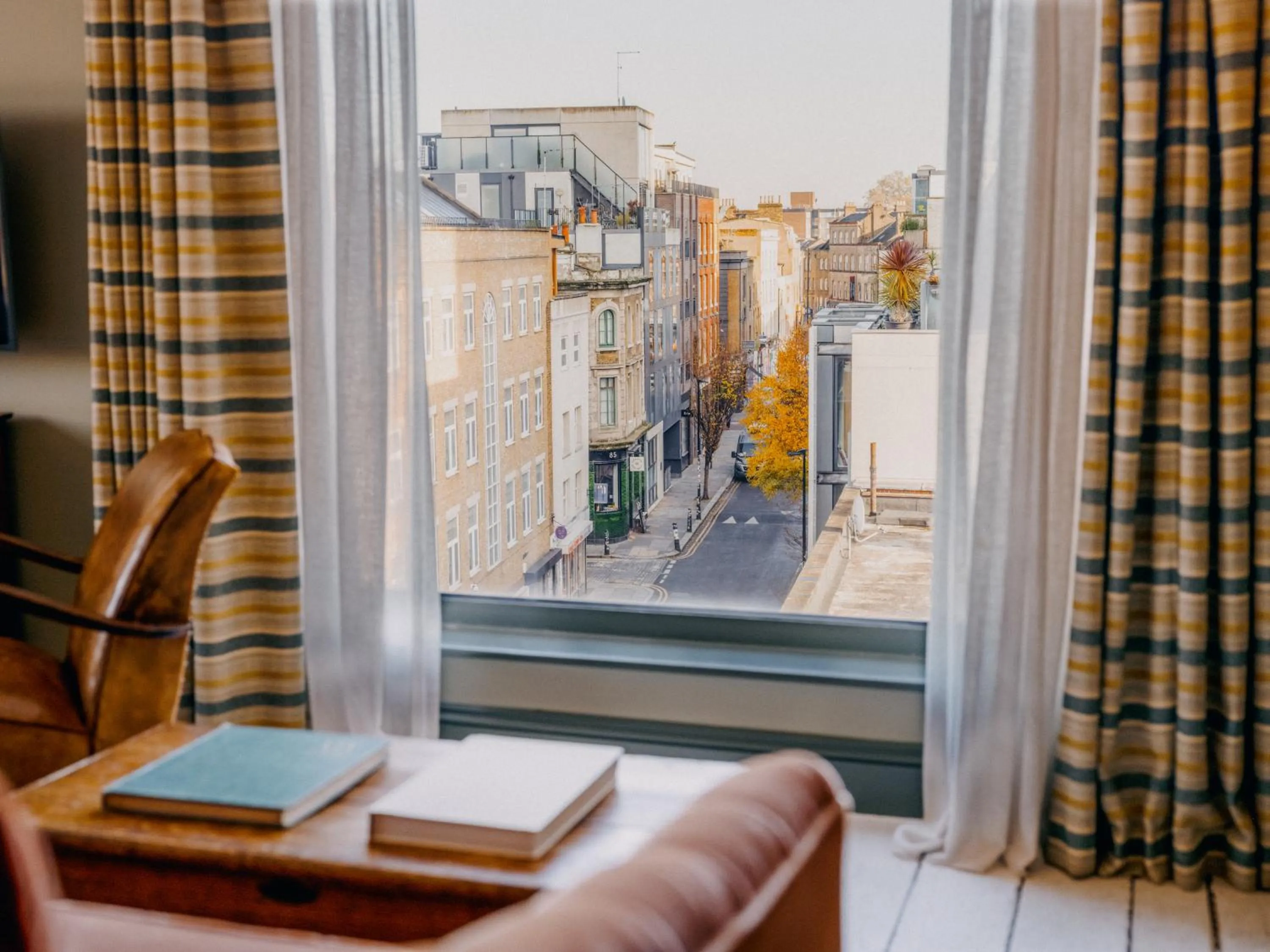 Living room in Redchurch Townhouse