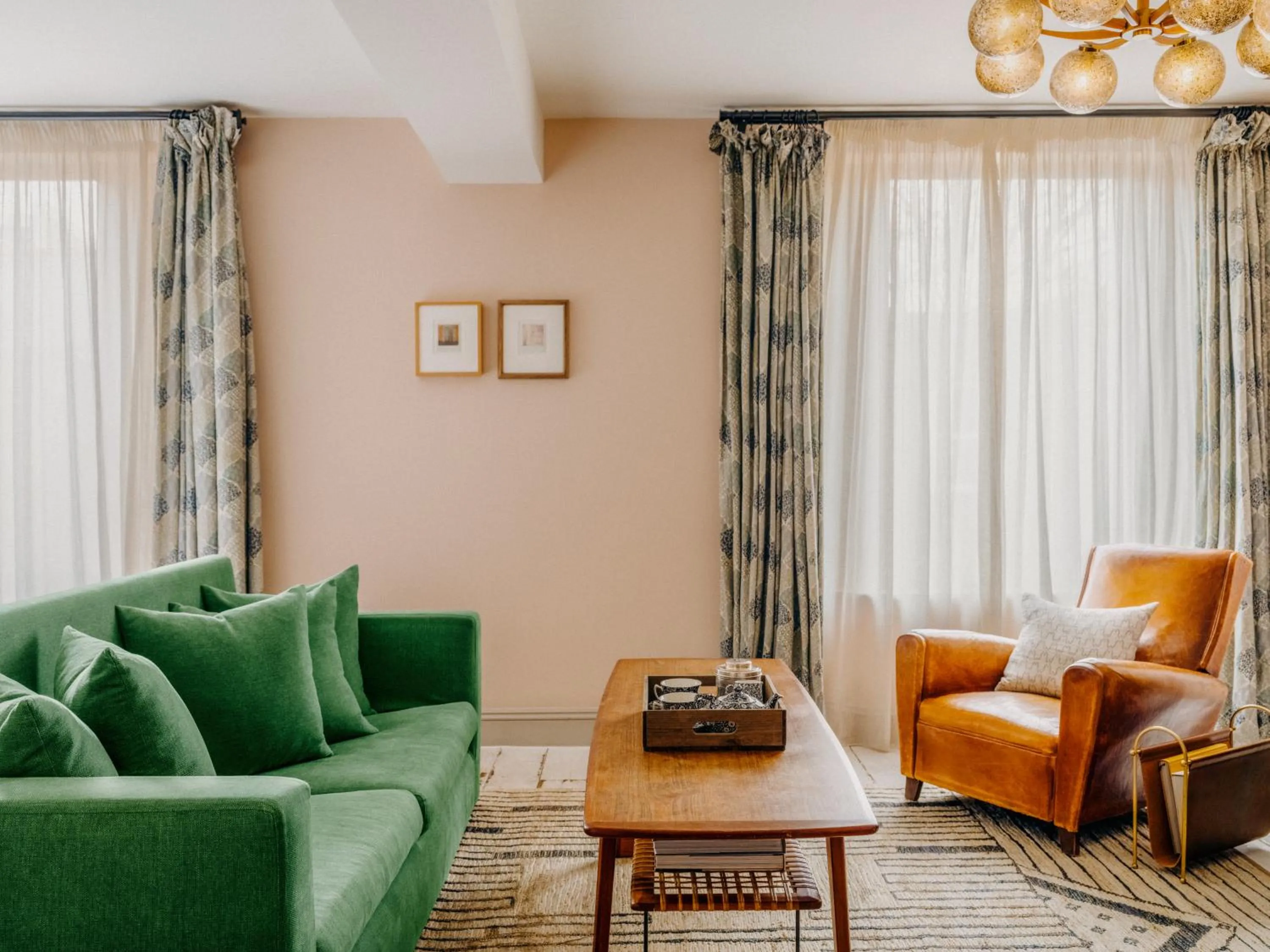Living room in Redchurch Townhouse