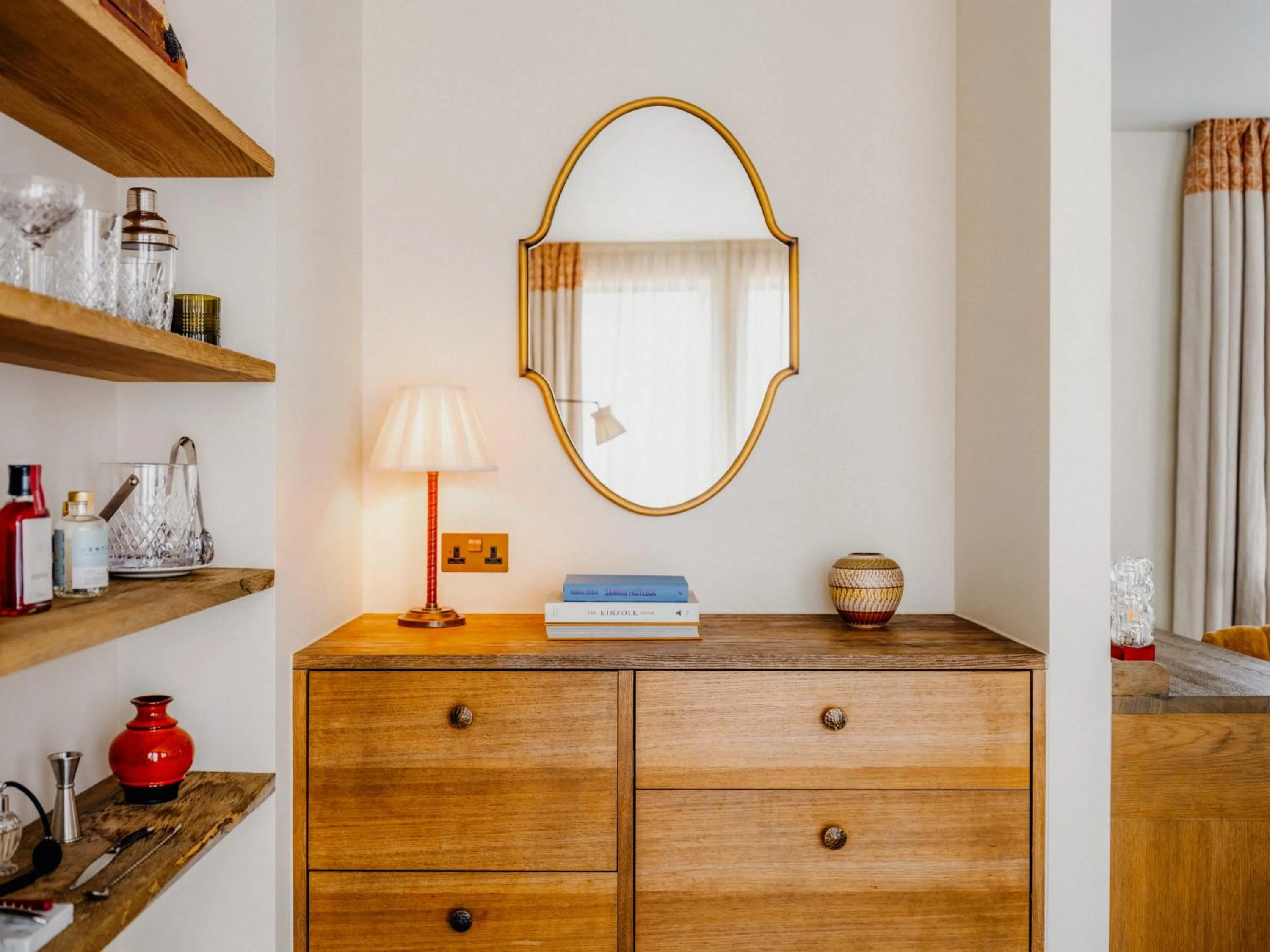 wardrobe in Redchurch Townhouse