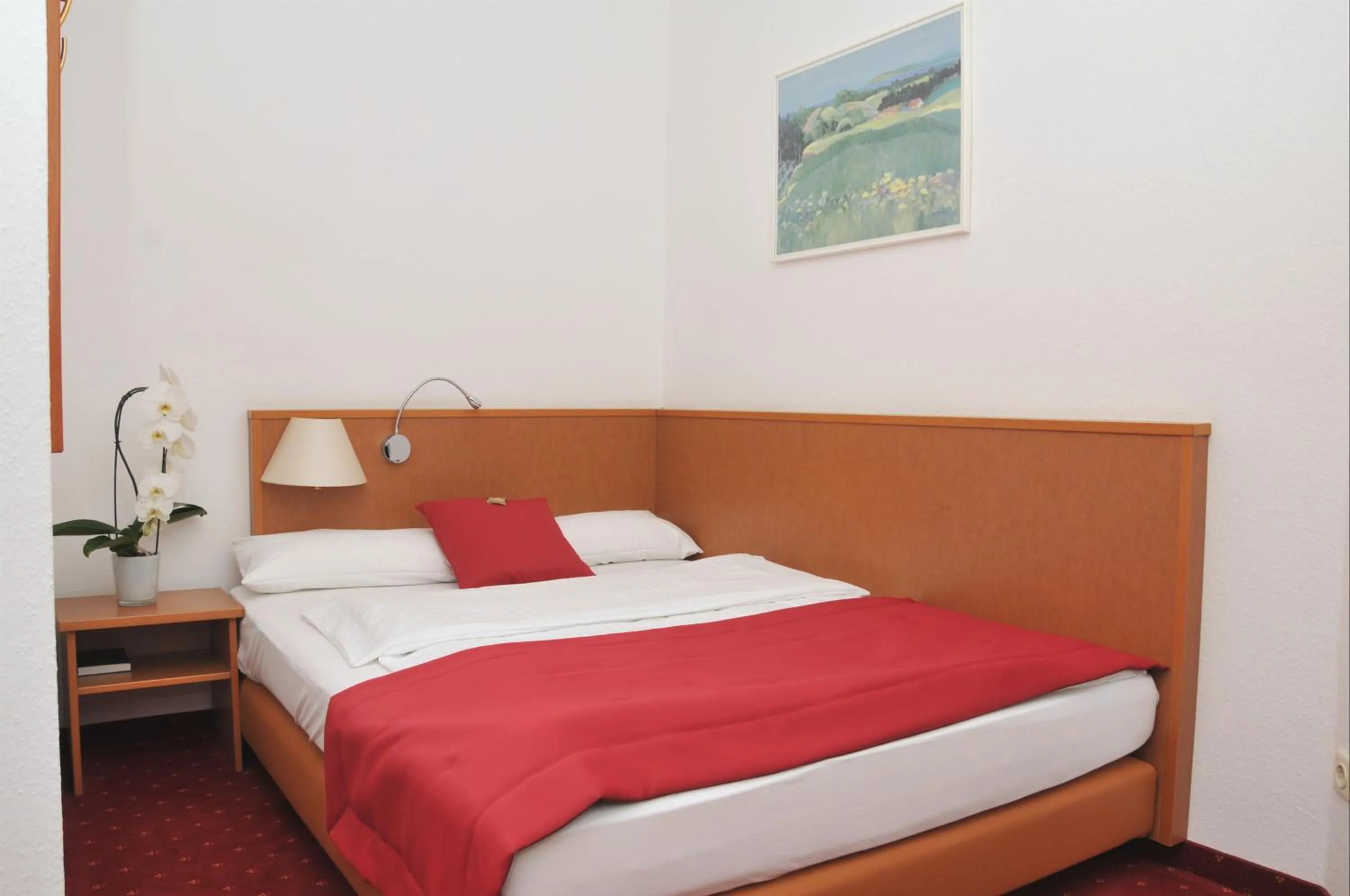 Bedroom, Bed in City-Hotel Am Wasserturm Halle