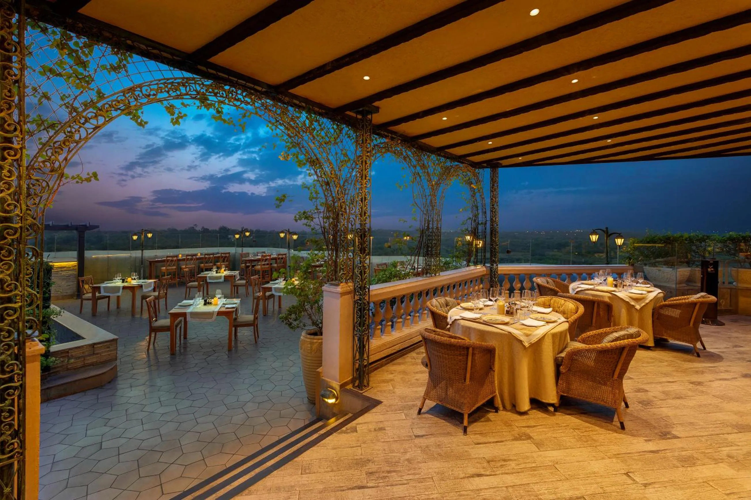 Restaurant/places to eat in ITC Maurya, a Luxury Collection Hotel, New Delhi