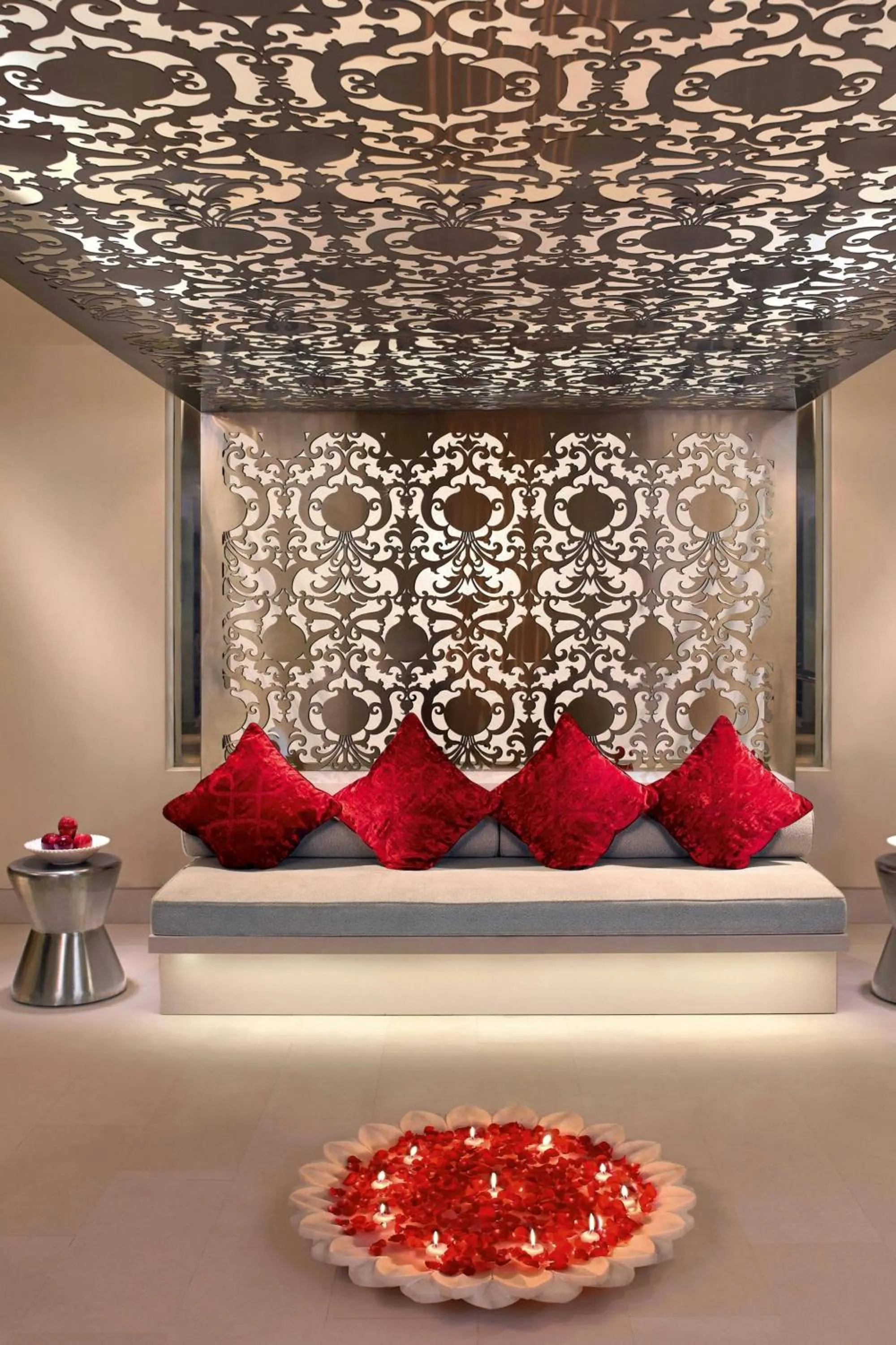 Lobby or reception, Bed in ITC Maurya, a Luxury Collection Hotel, New Delhi