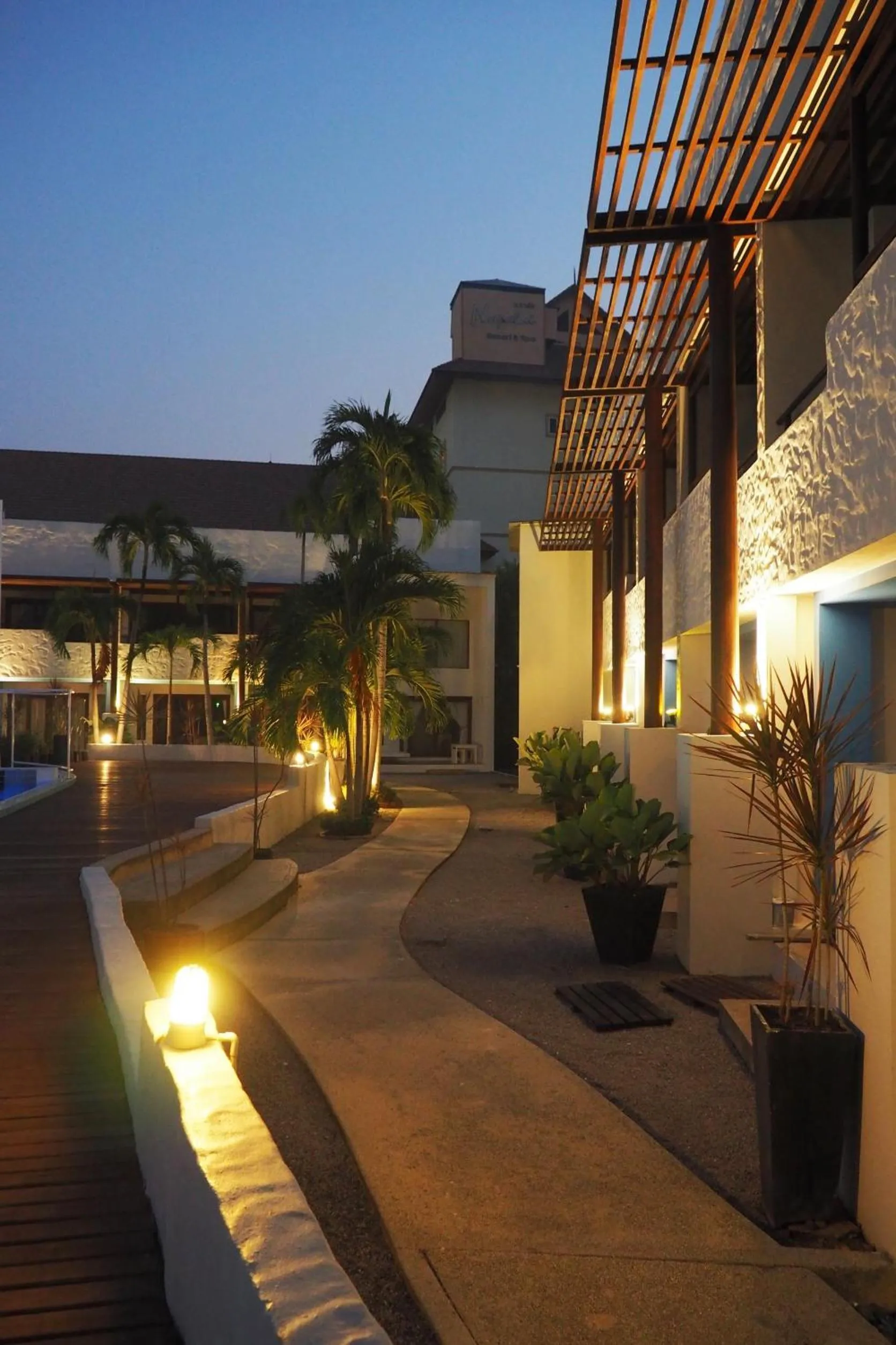 Property building in Kochira