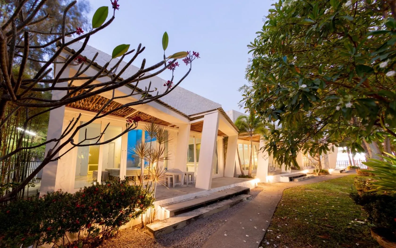 Property building in Kochira